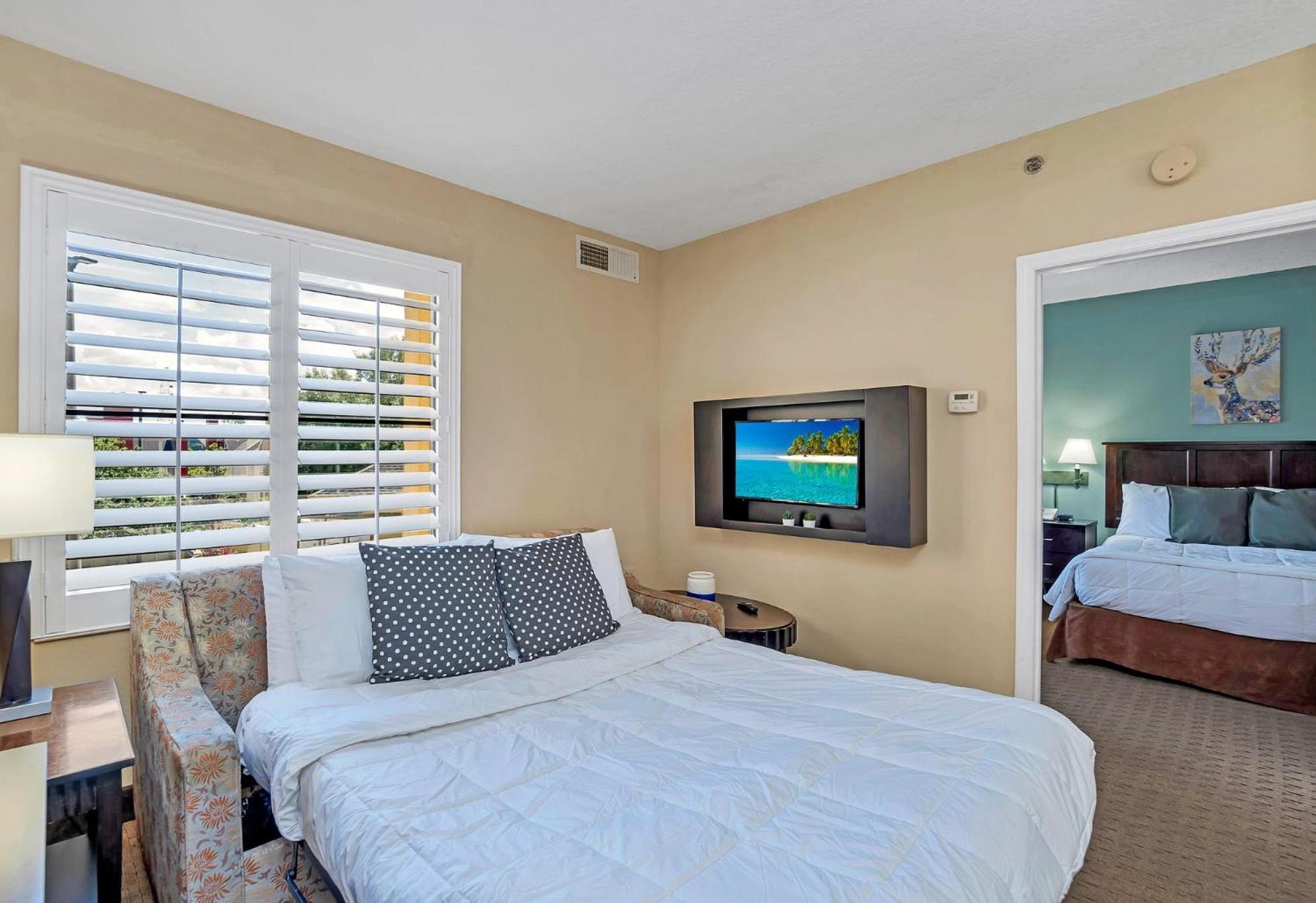 Spacious Queen Near Universal Pool & Hot Tub * Orlando