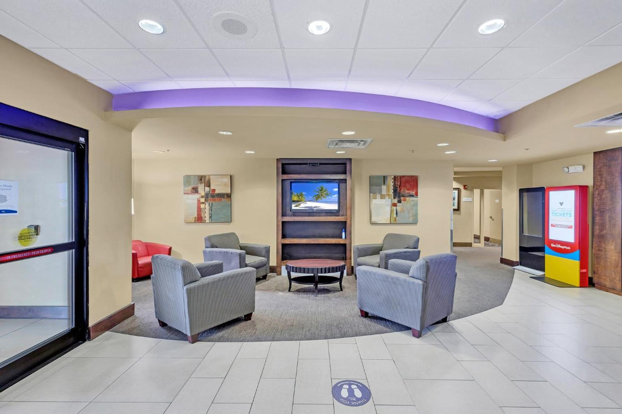 Apartment Spacious Queen Near Universal Pool & Hot Tub
