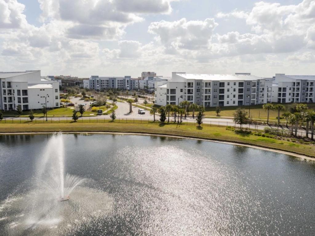 2 Bedrooms - 2 Bathrooms - Storey 4731-304 Ct *