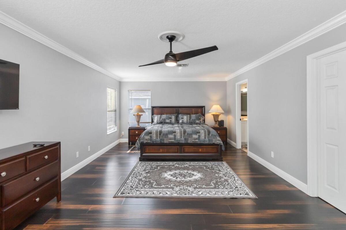 5br Oasis Retreat Near Holiday home