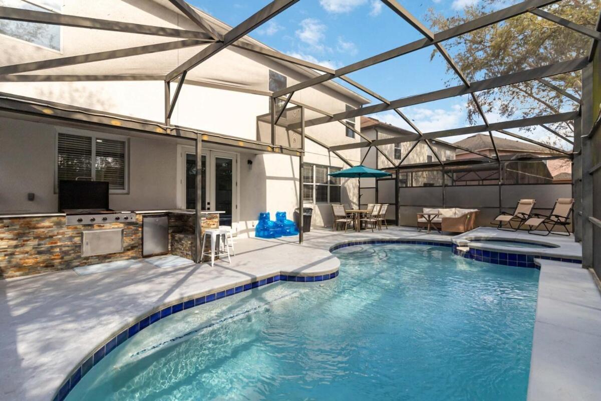 5br Oasis Retreat Near Holiday home