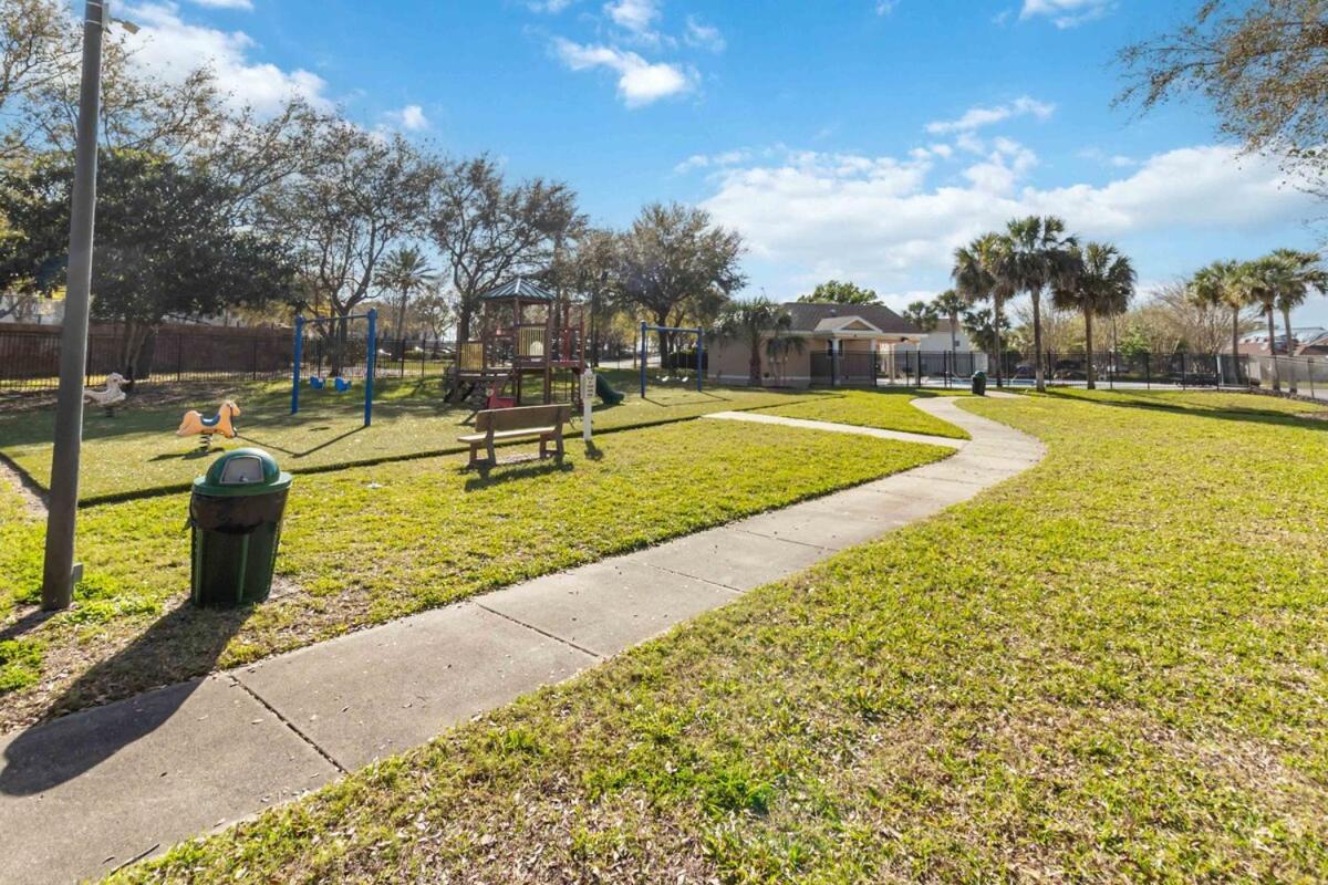 5br Oasis Retreat Near Holiday home