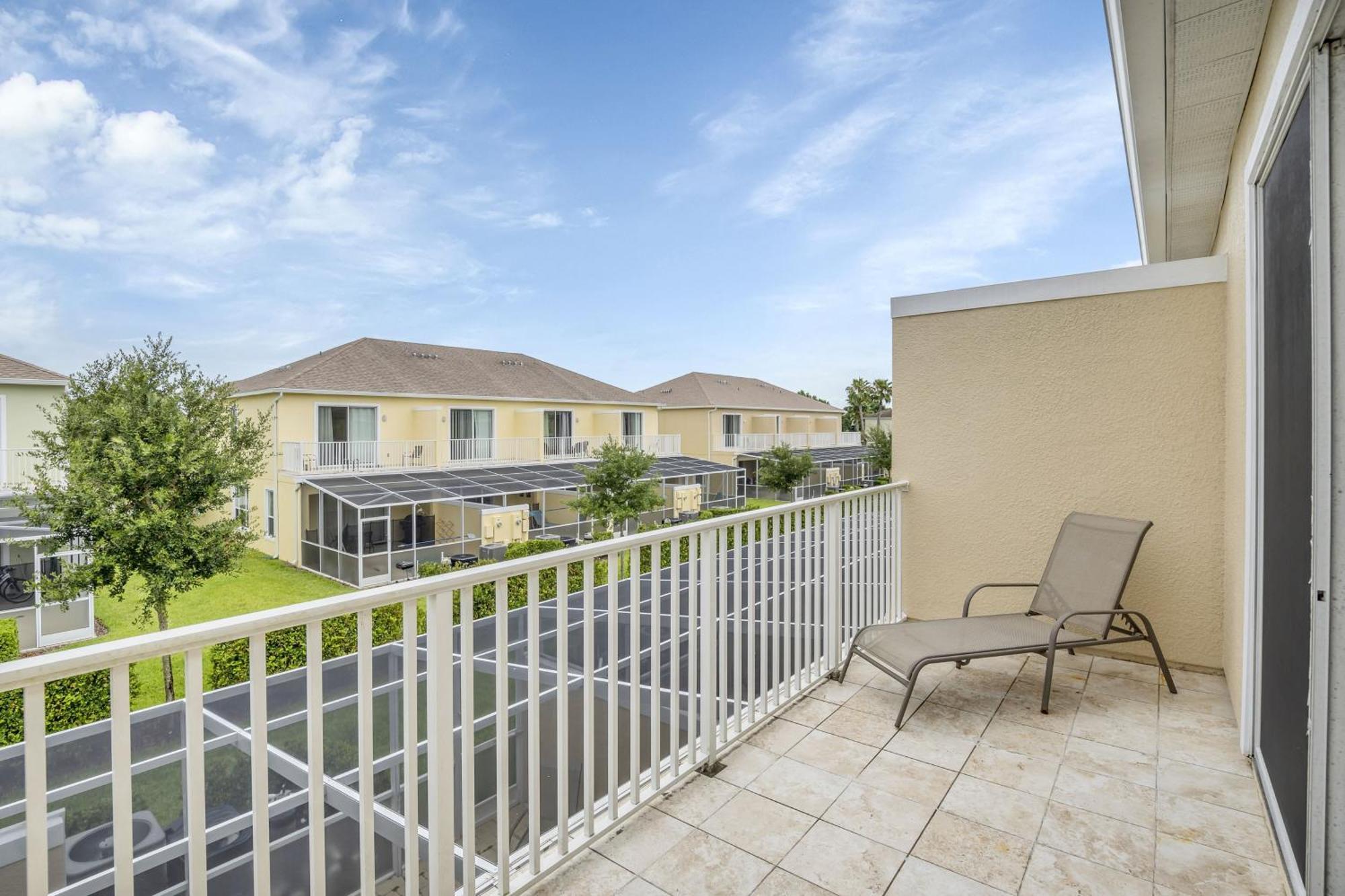 Serenity Townhouse 3br 3ba Holiday home