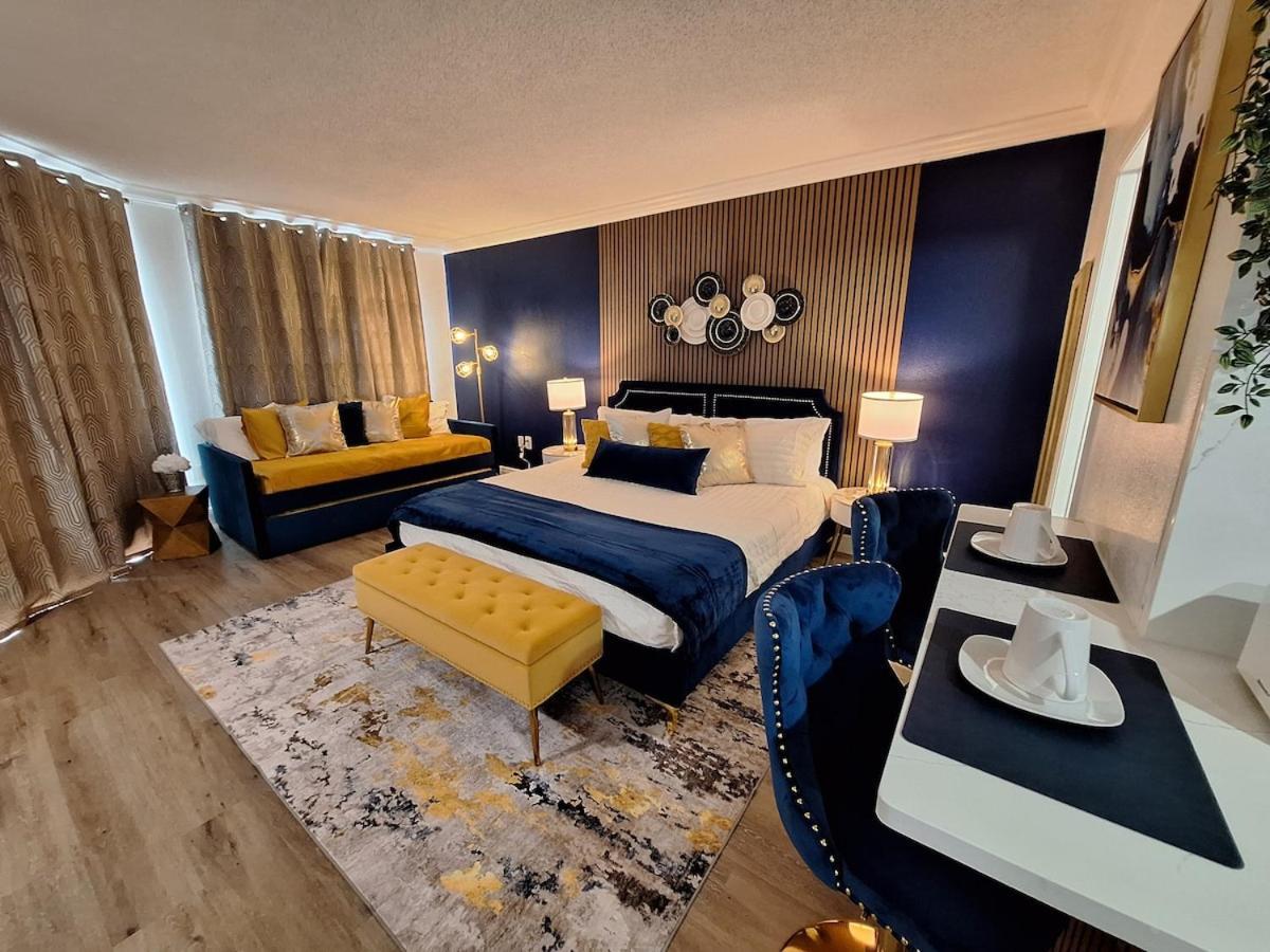 Luxury Lakeview Getaway 1 Mile Universal Apartment