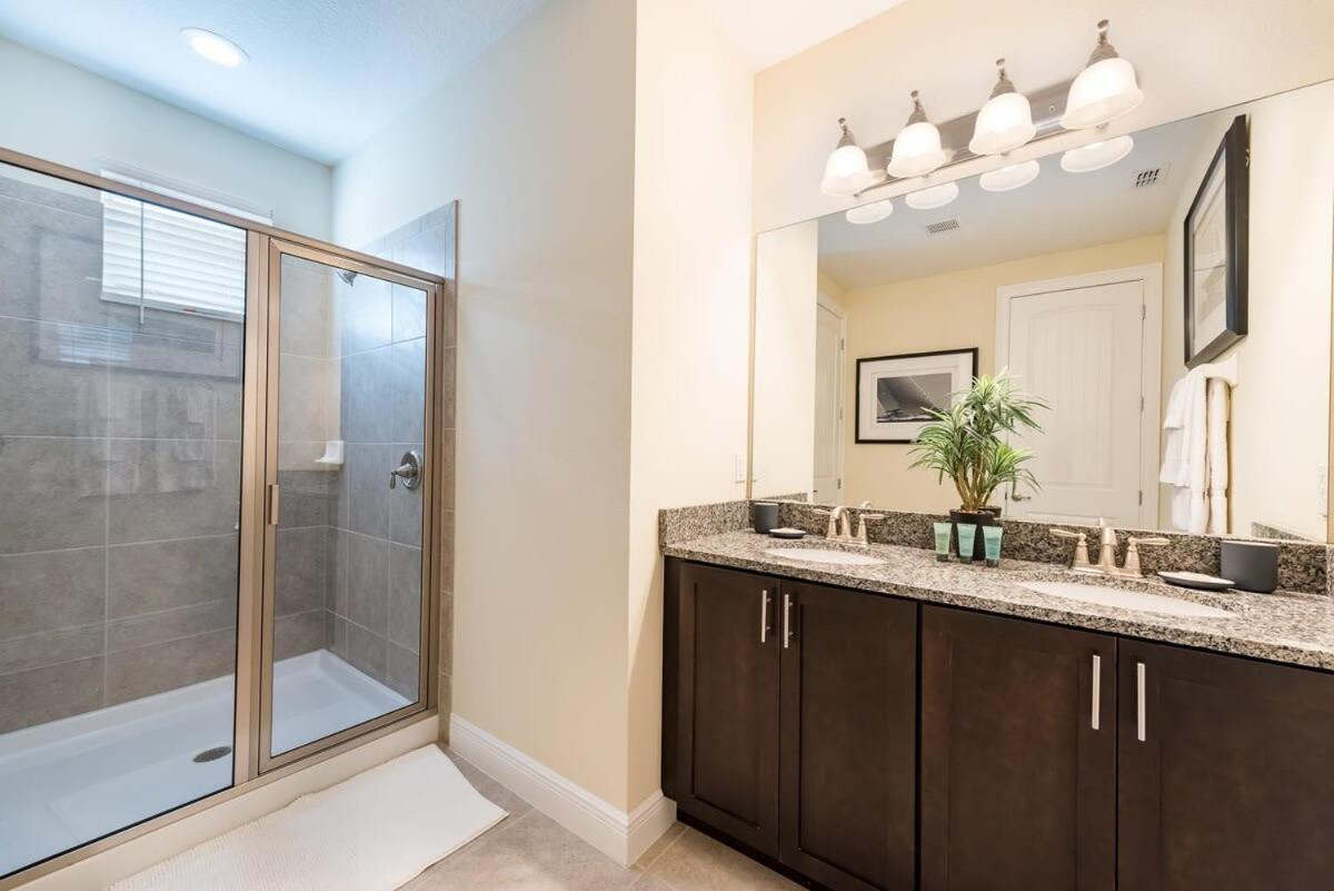 Holiday home Elegant 8br Encore Pool W Gameroom Single Family Orlando