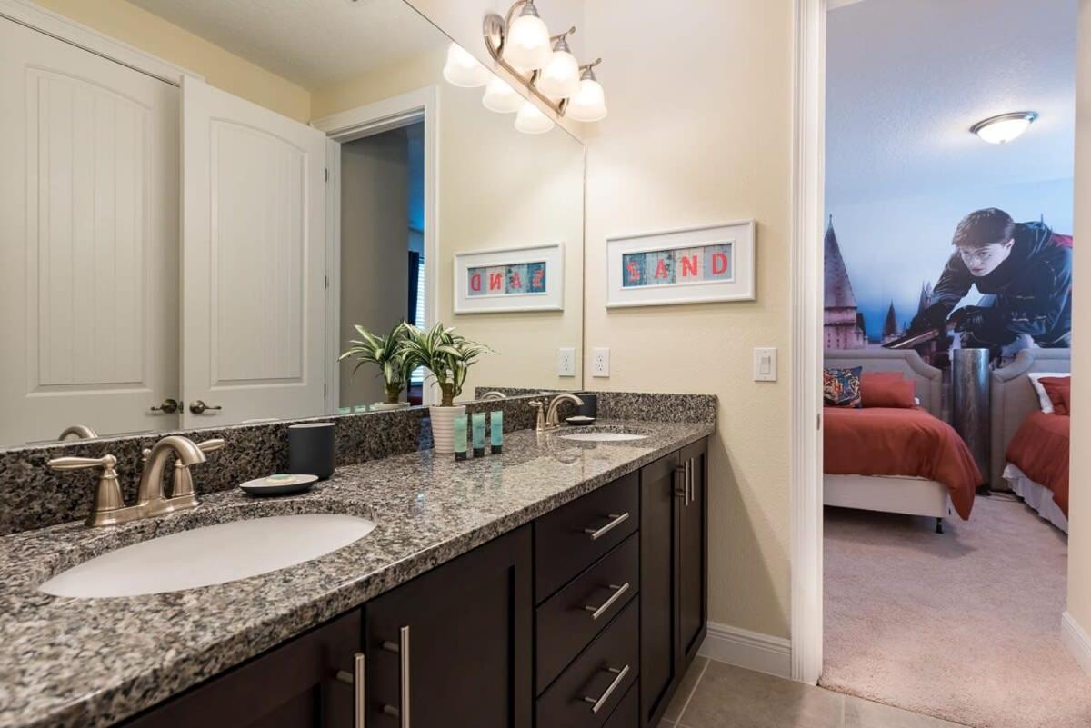Holiday home Elegant 8br Encore Pool W Gameroom Single Family Orlando