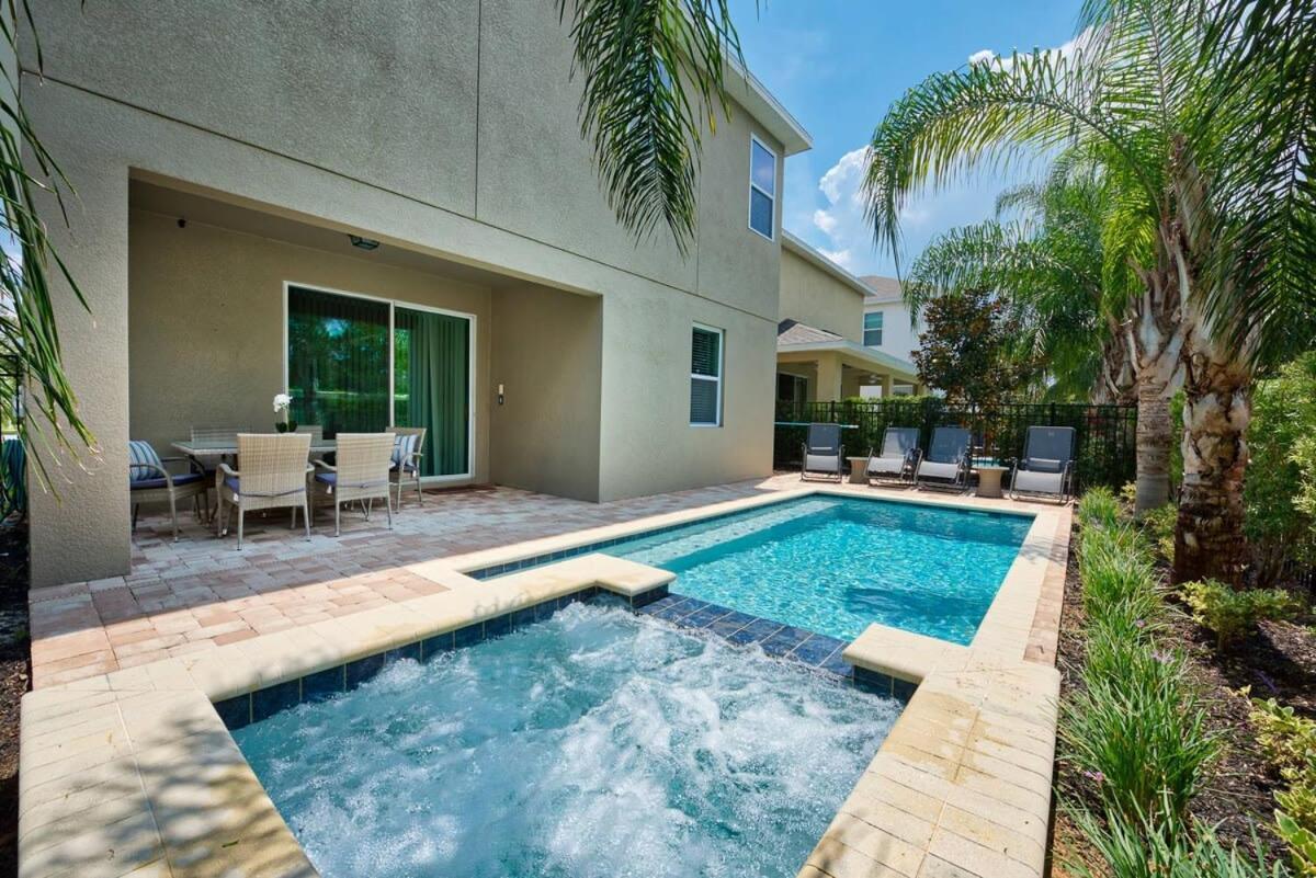 Elegant 8br Encore Pool W Gameroom Single Family Holiday home