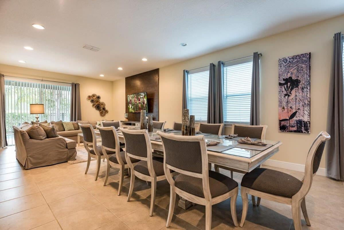 Elegant 8br Encore Pool W Gameroom Single Family Holiday home *