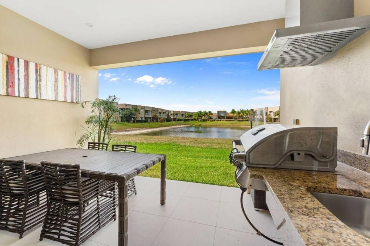 Holiday home 3212 Magic Village 8 Guests Lakefront 8 Min Orlando