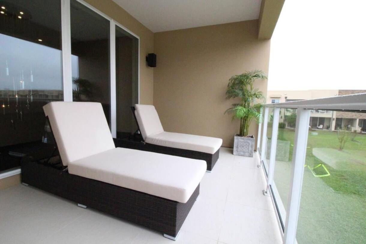 3212 Magic Village 8 Guests Lakefront 8 Min Holiday home *