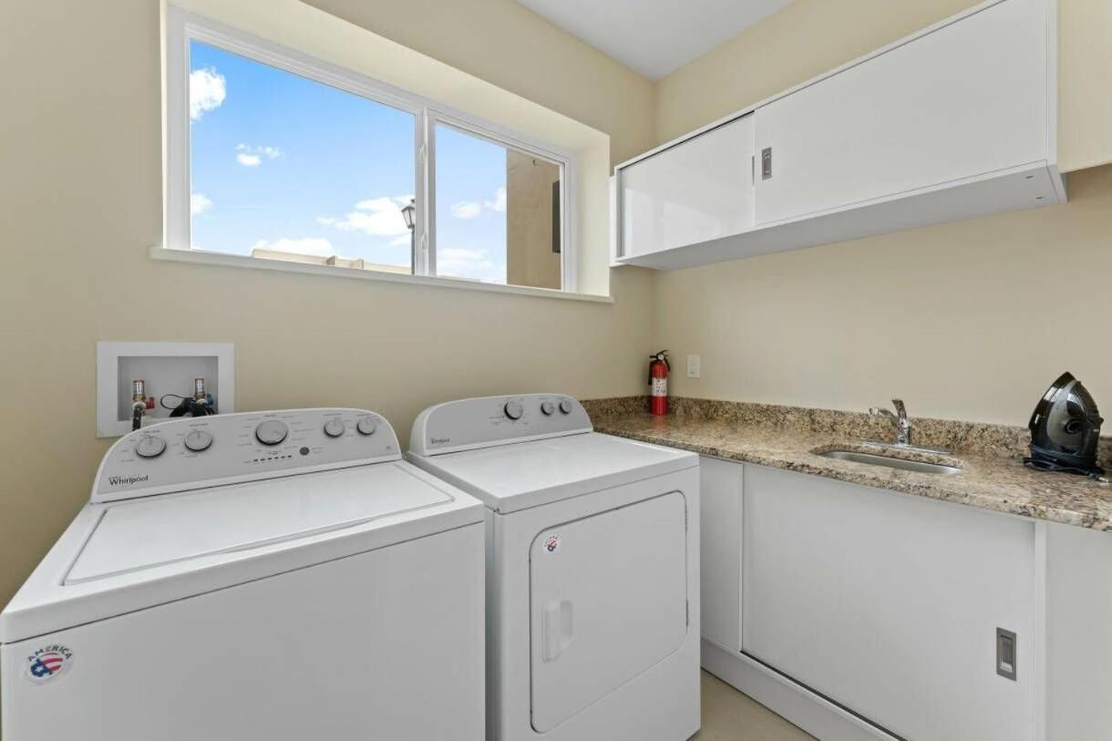 3212 Magic Village 8 Guests Lakefront 8 Min * Orlando