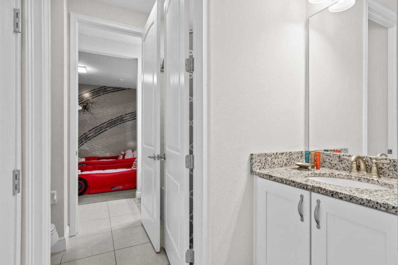 8 Bedroom 6.5 Bathroom Encore At Reunion 7644 Holiday home *
