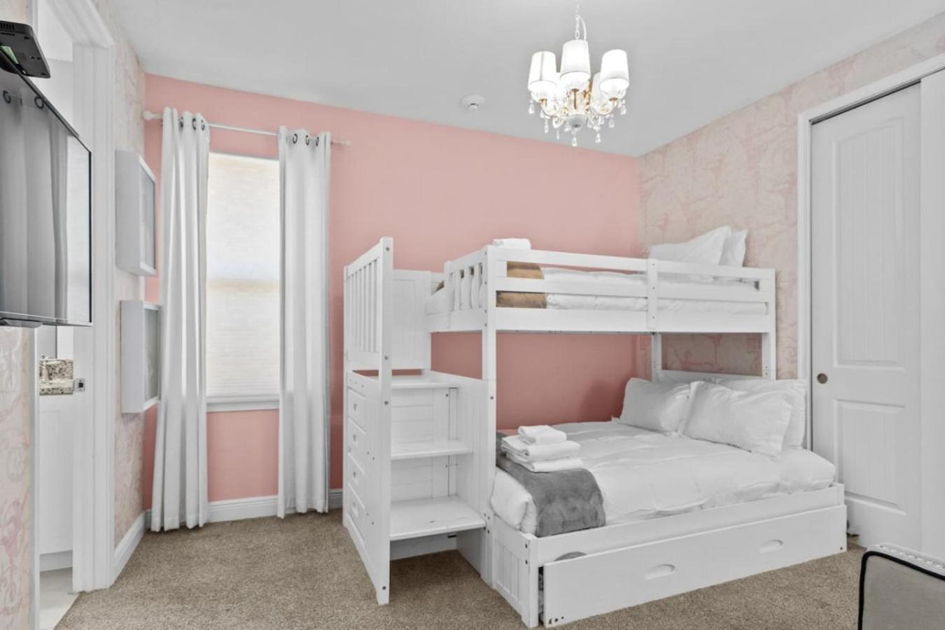 Holiday home 8 Bedroom 6.5 Bathroom Encore At Reunion 7644