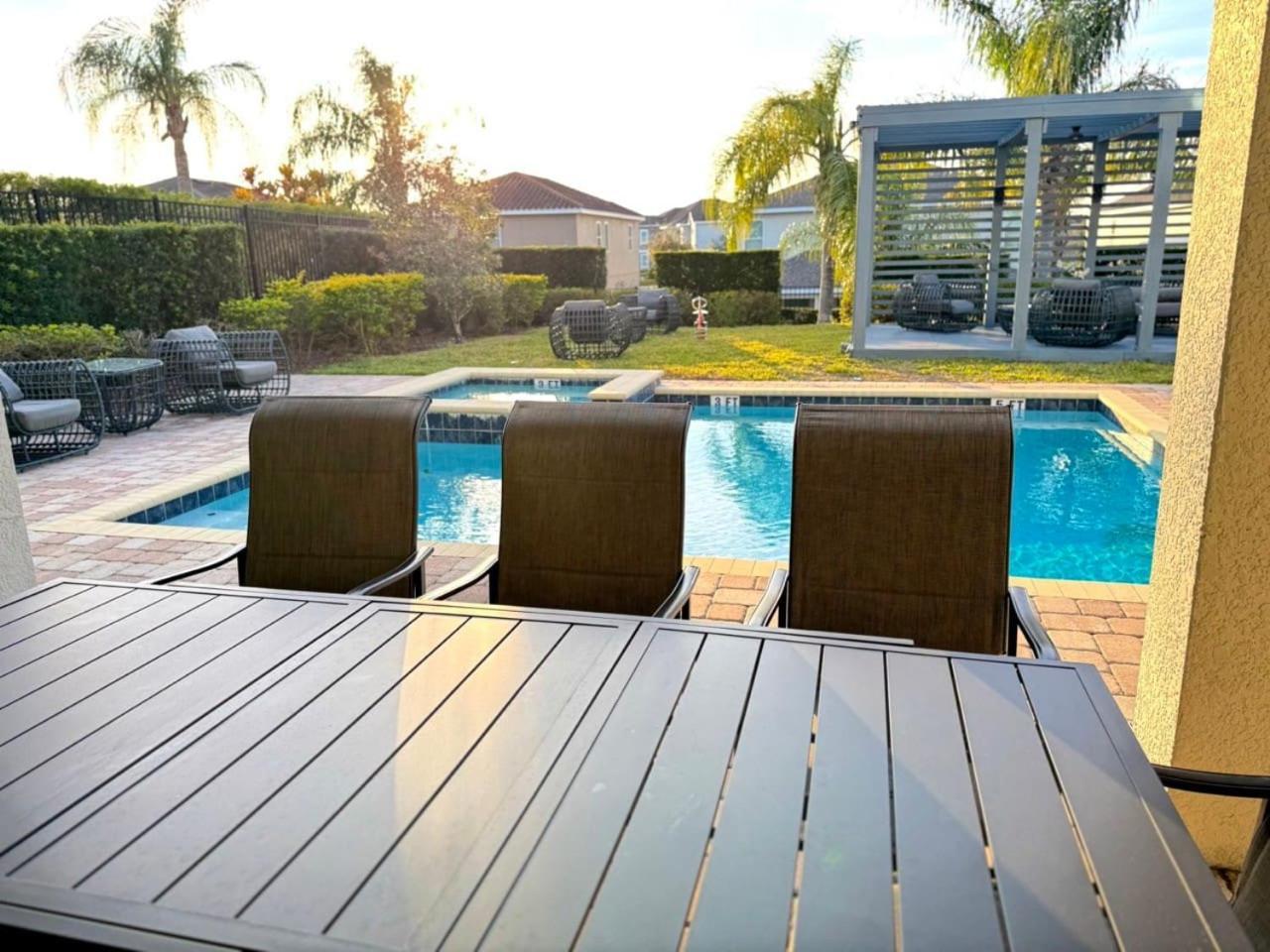 8 Bedroom 6.5 Bathroom Encore At Reunion 7644 Holiday home Orlando