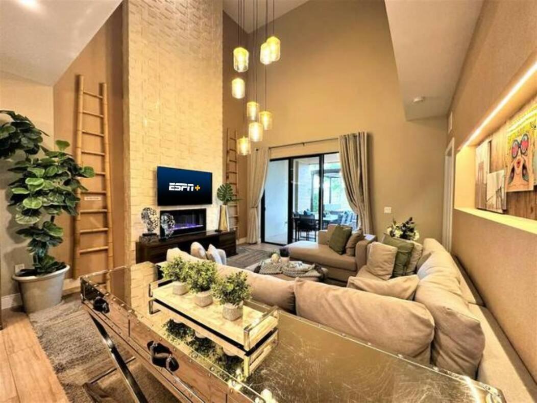Modern 4 En W Private Hot Tub Bbq Grill Holiday home *