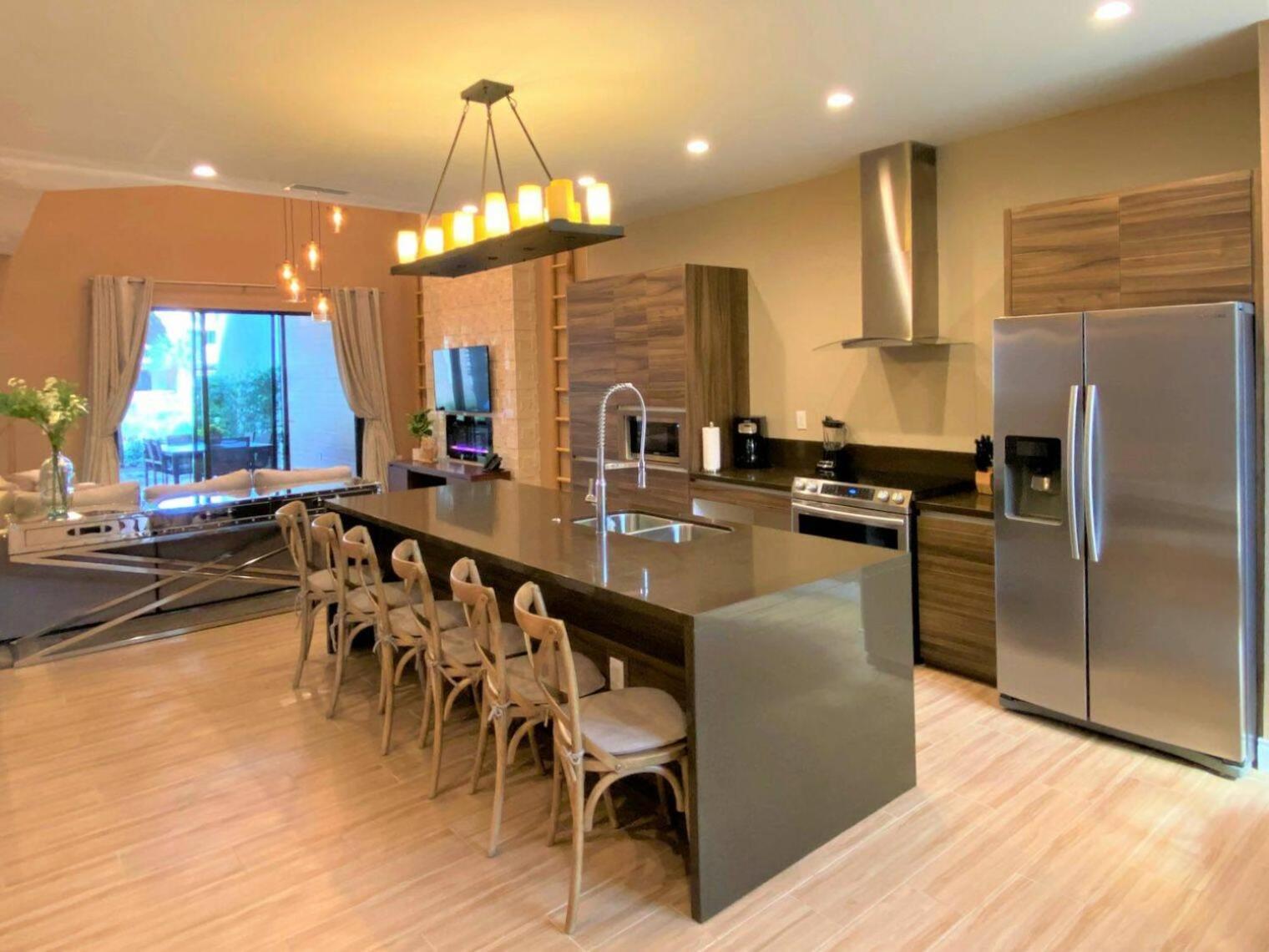 Accessibility Certified Stunning W4 Bd Holiday home *