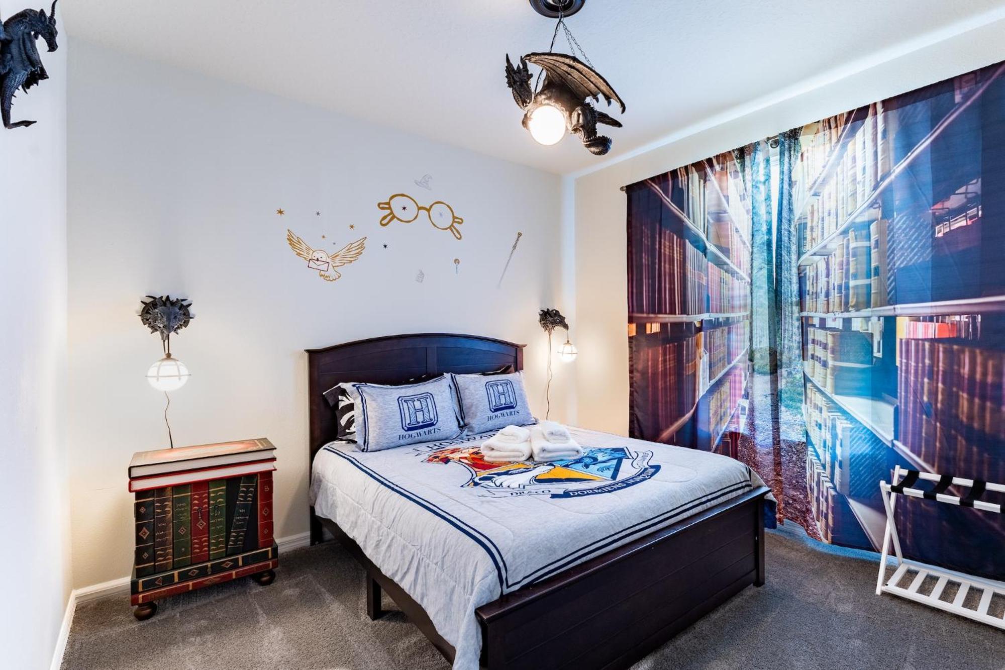 5br Townhome With Private Pool! *