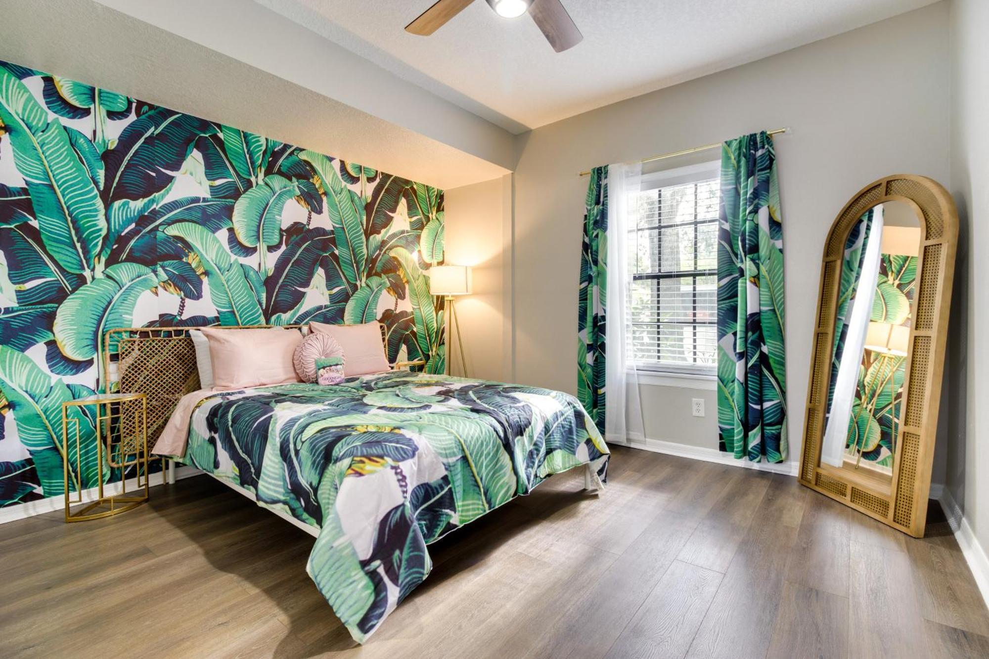 Golden Girls Retreat Prime Location! Holiday home