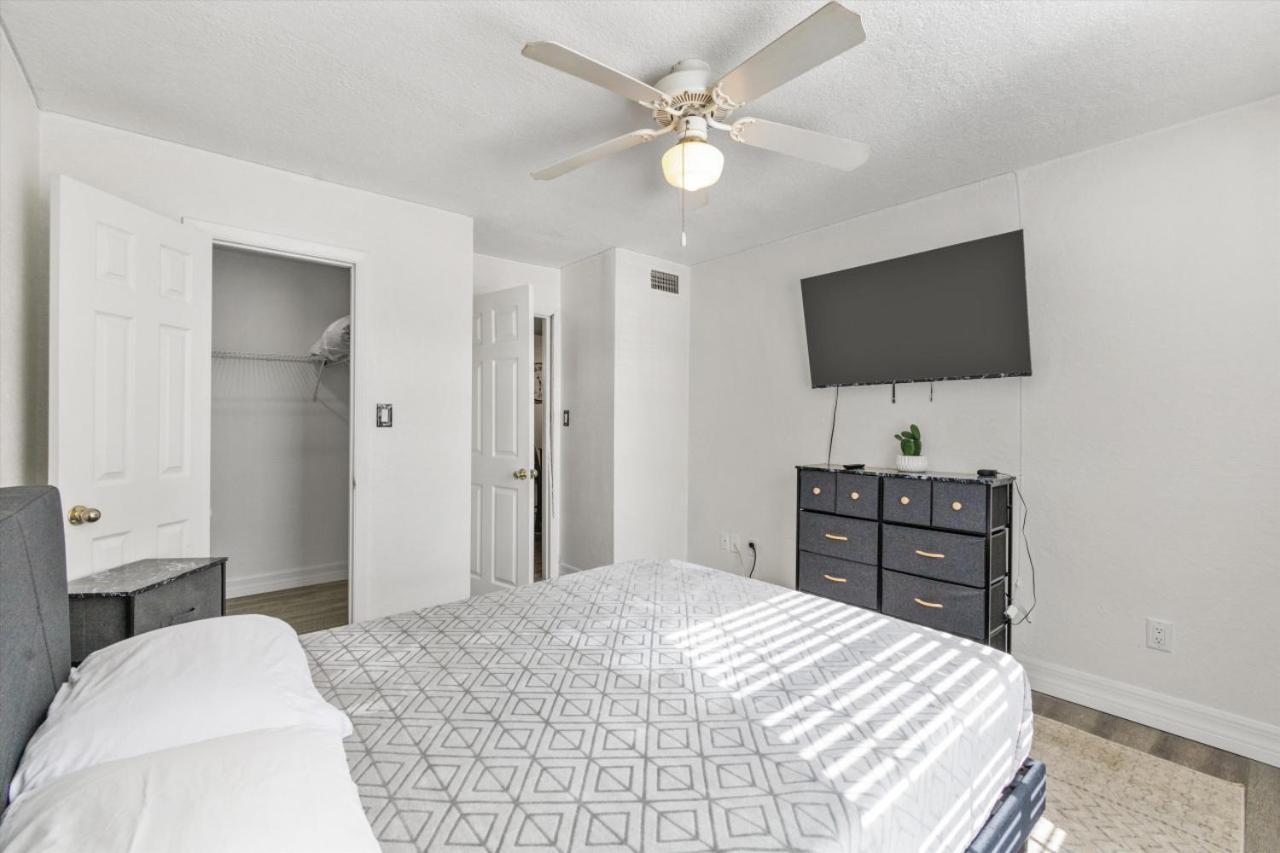 New London House Airport Private *