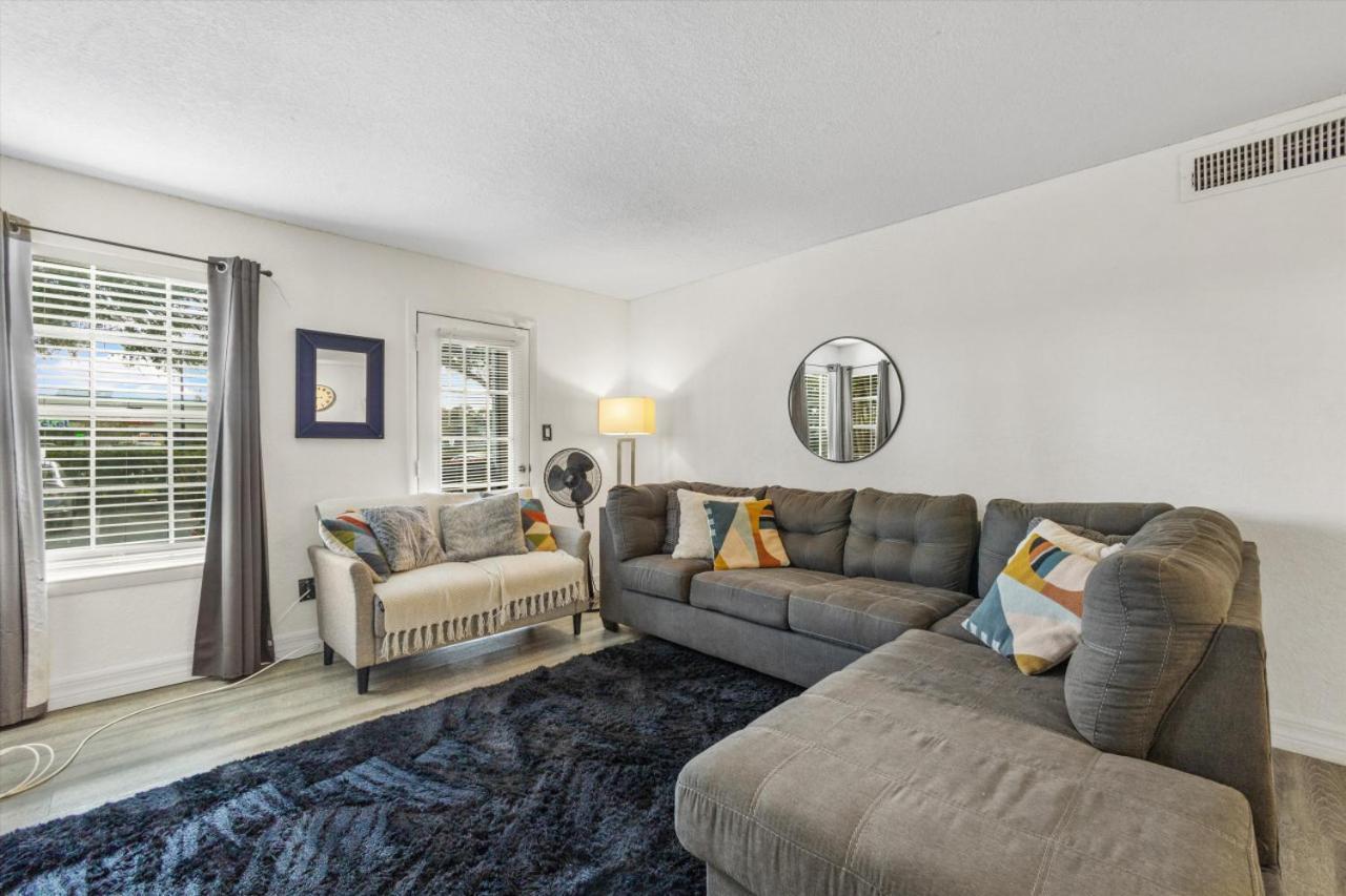 Apartment New London House Airport Private *