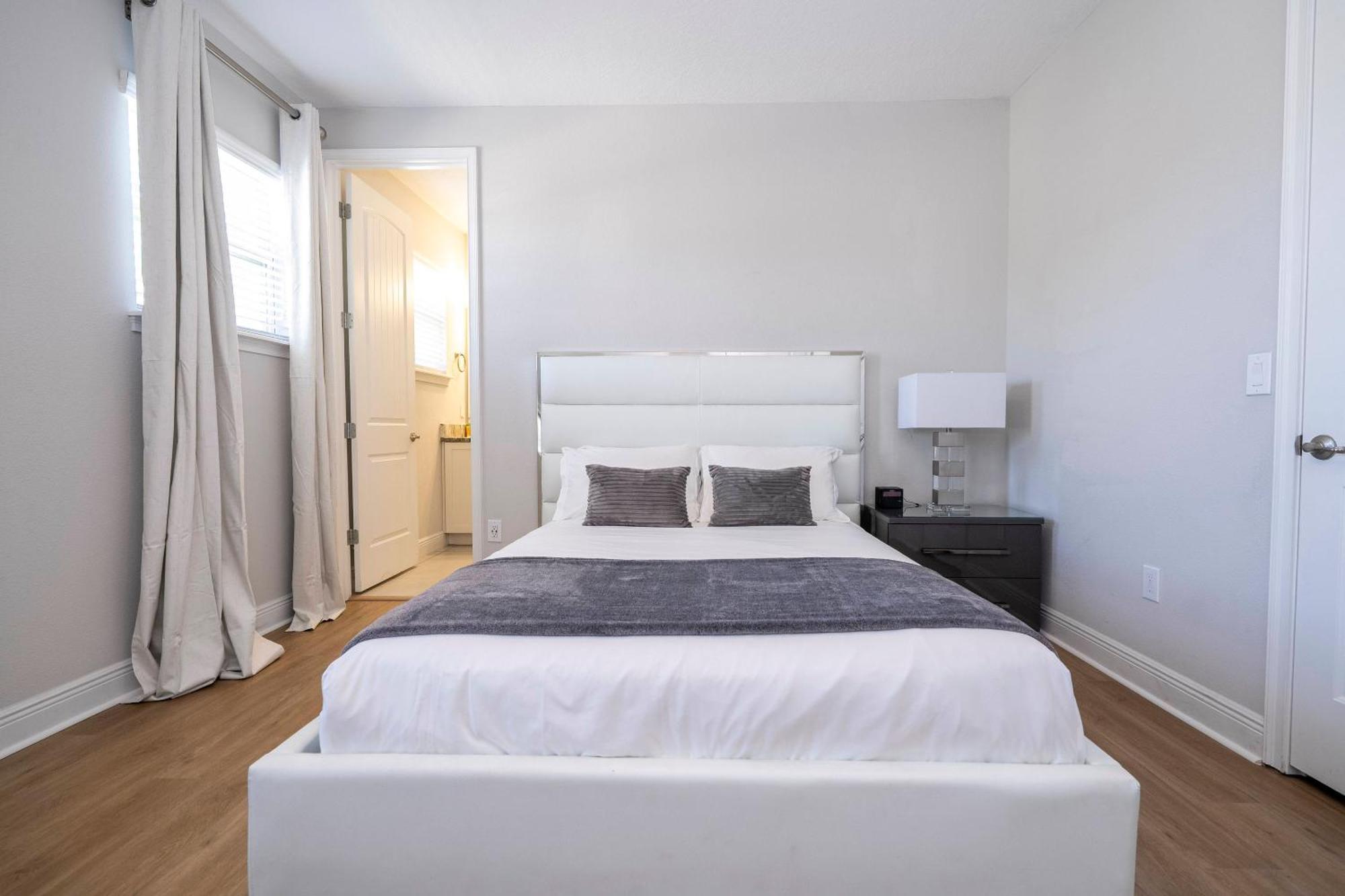 Holiday home Fantastic 5br Near - Priv. Pool *
