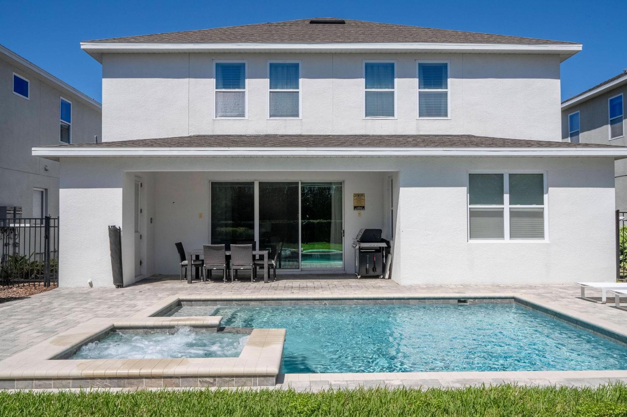 Fantastic 5br Near - Priv. Pool *