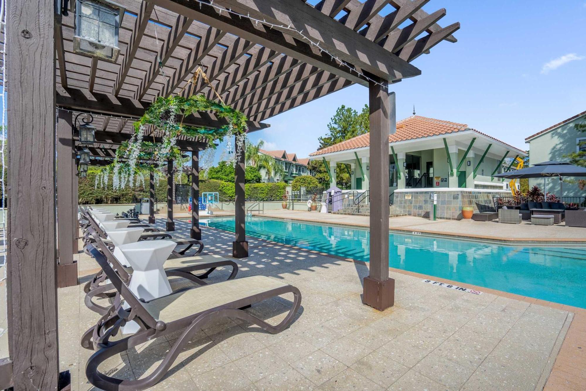 Spring Break Sale! Renovated Townhome By Holiday home Orlando