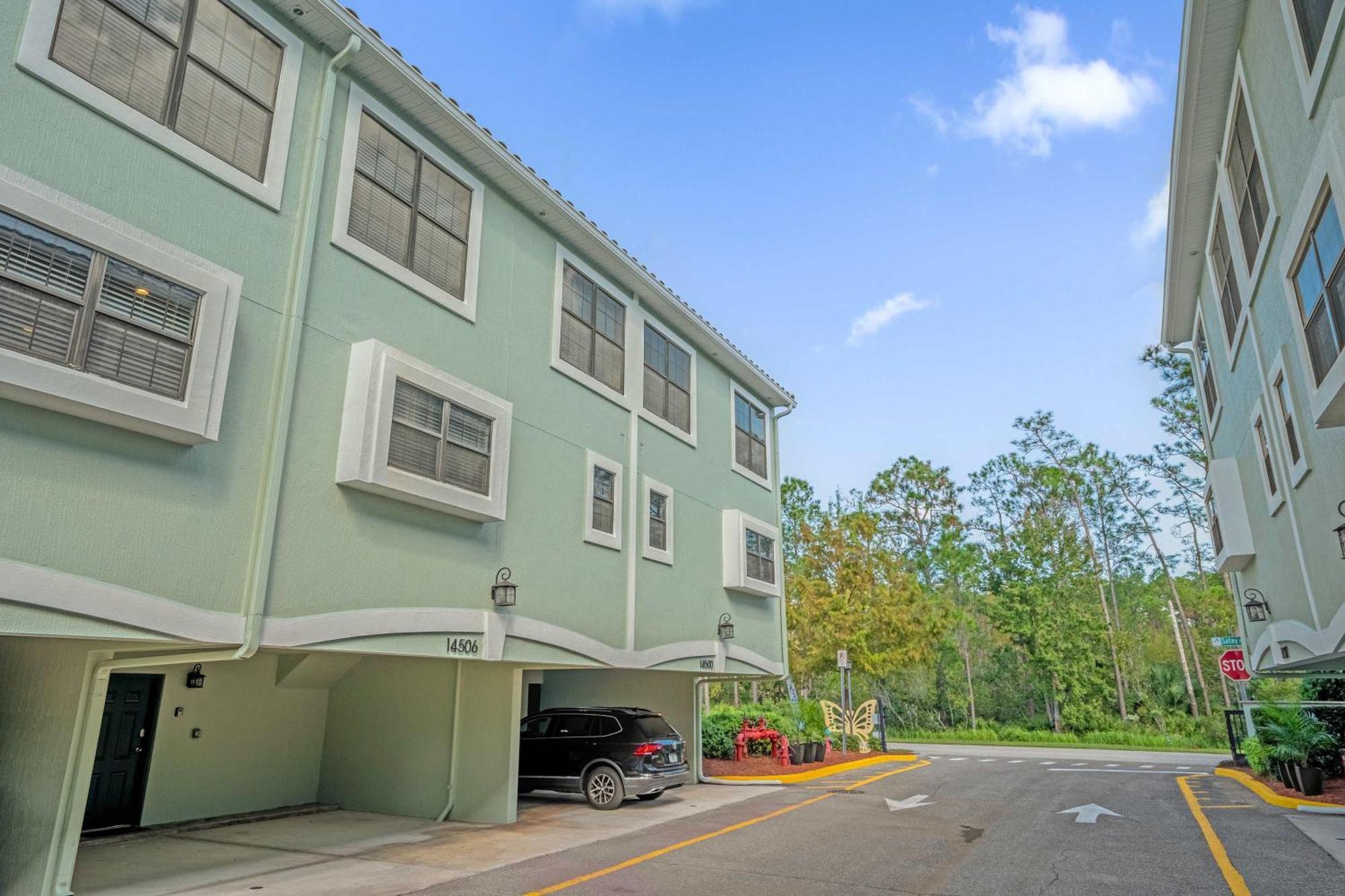 Holiday home Spring Break Sale! Renovated Townhome By *