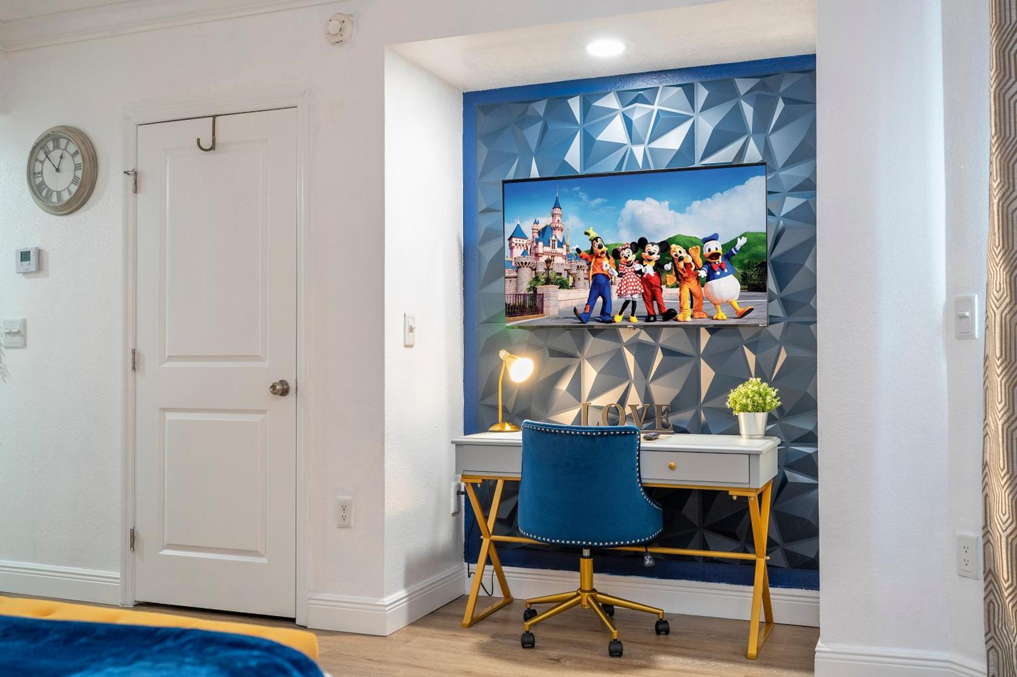 Luxury Lakeview Getaway 1 Mile Universal Orlando