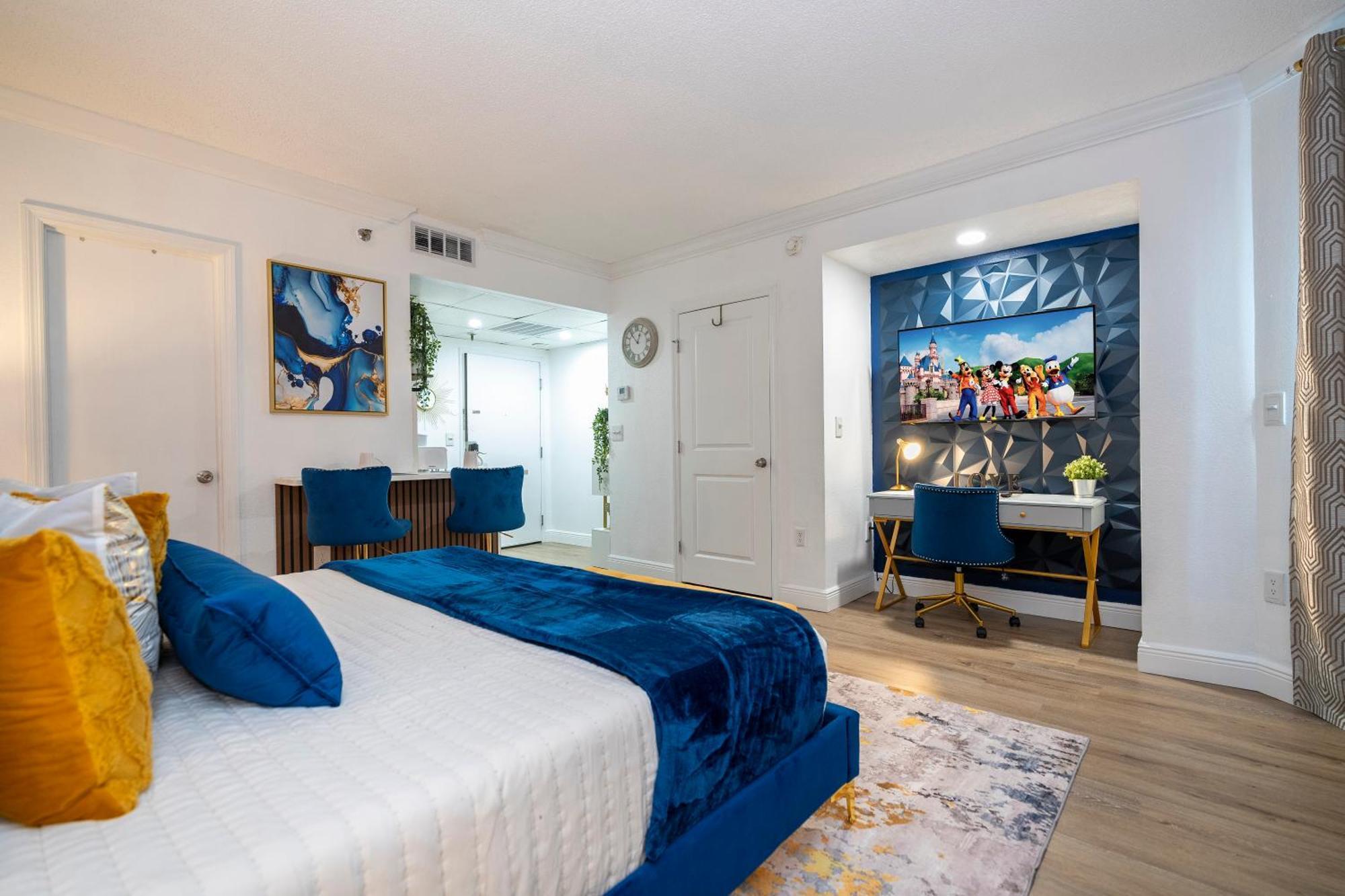 Apartment Luxury Lakeview Getaway 1 Mile Universal *