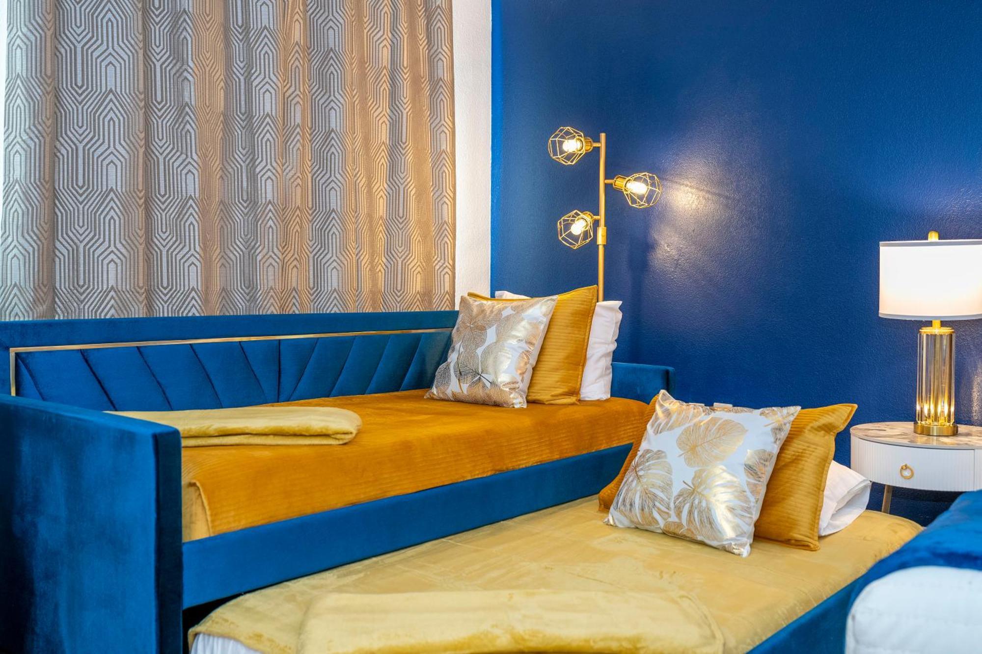 Apartment Luxury Lakeview Getaway 1 Mile Universal