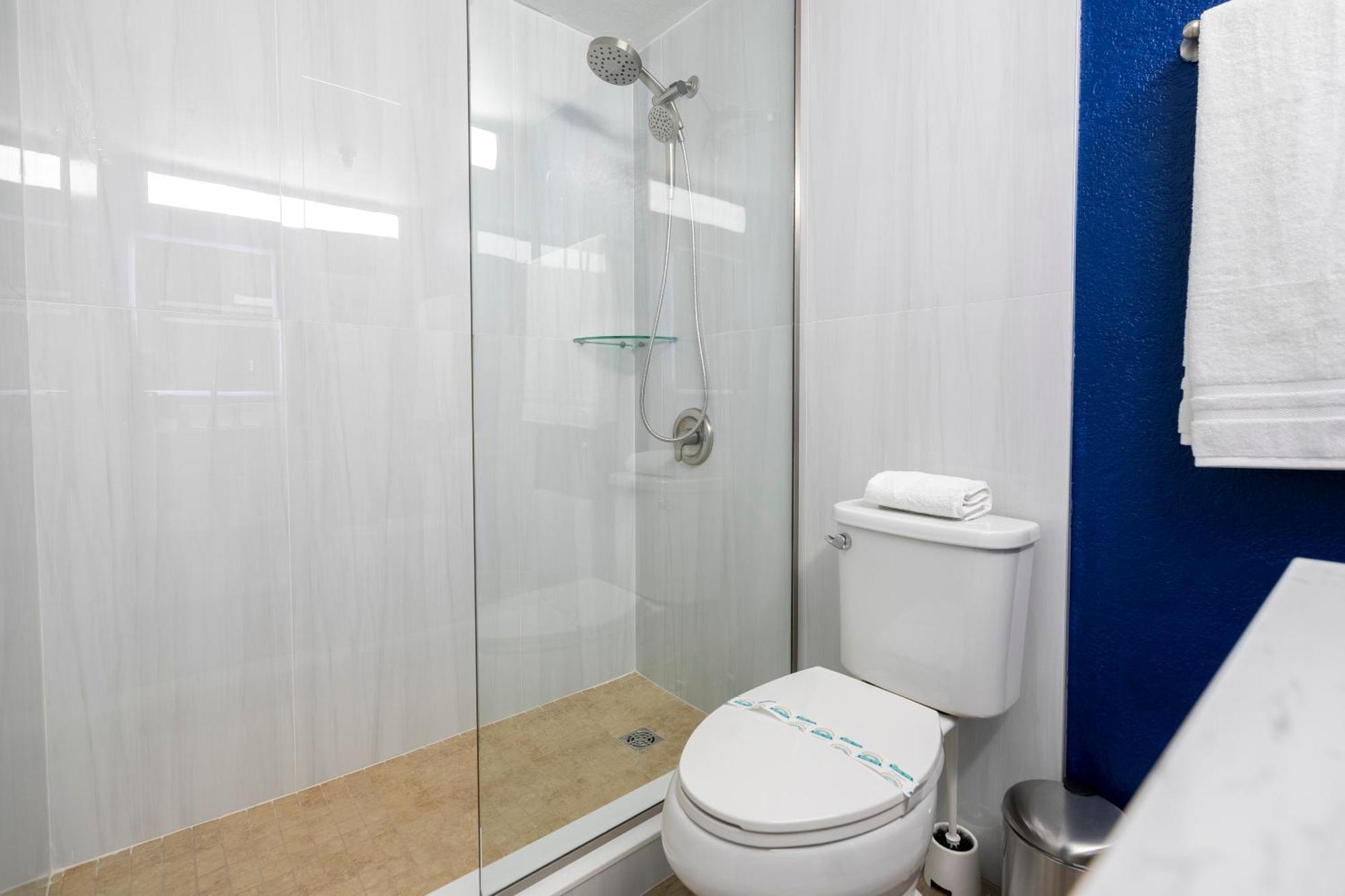Luxury Lakeview Getaway 1 Mile Universal *