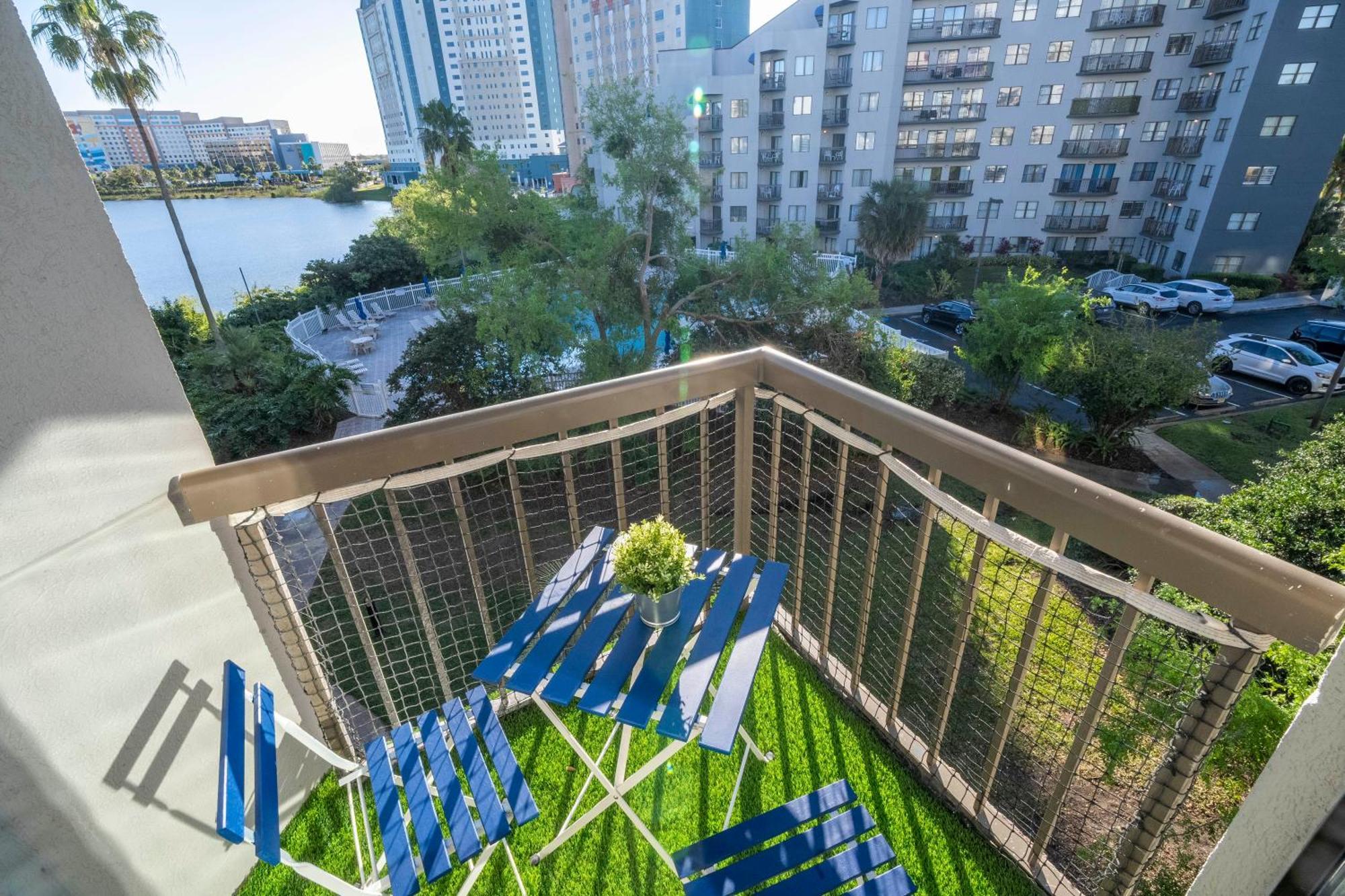 Luxury Lakeview Getaway 1 Mile Universal *
