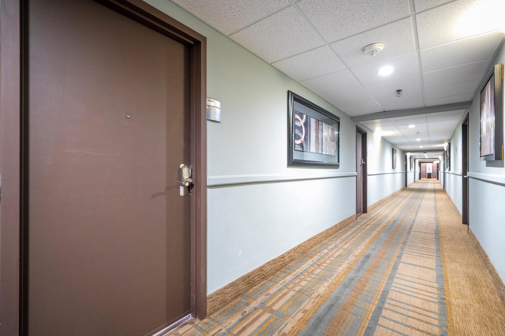 Luxury Lakeview Getaway 1 Mile Universal