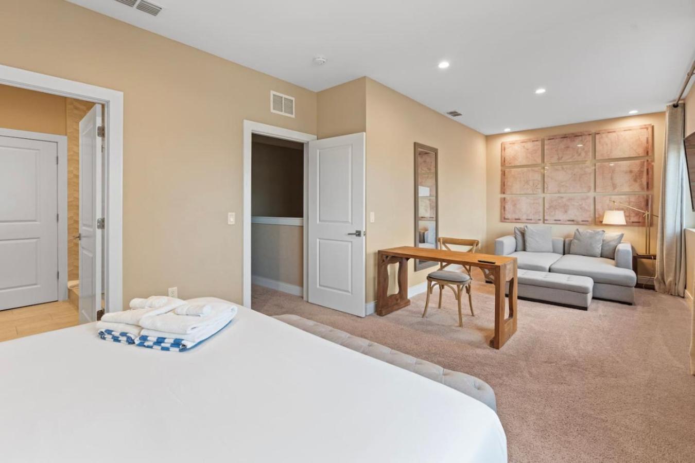 4bd And 4.5ba Amazing With Private Hot Tub *