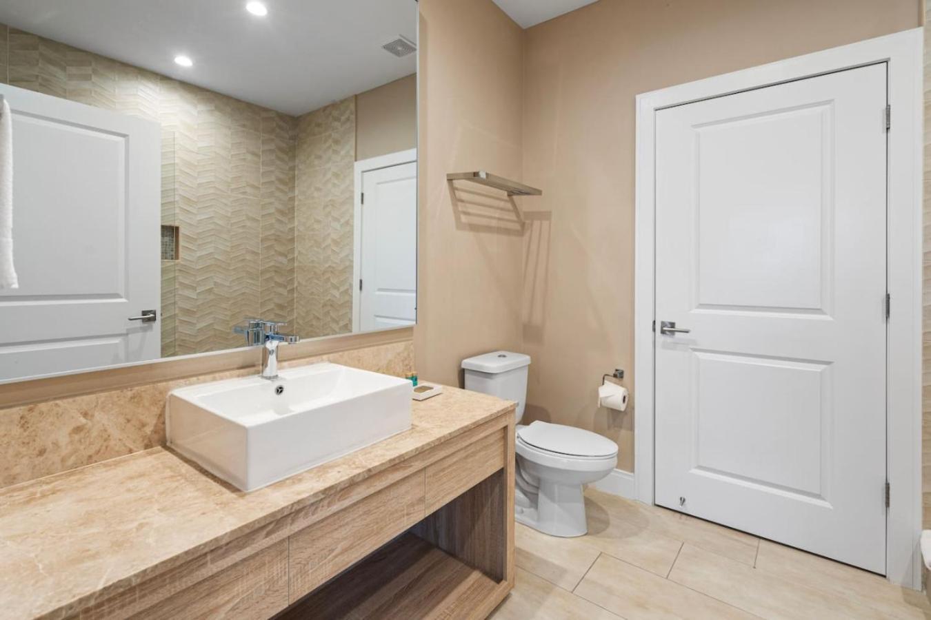 4bd And 4.5ba Amazing With Private Hot Tub Holiday home Orlando