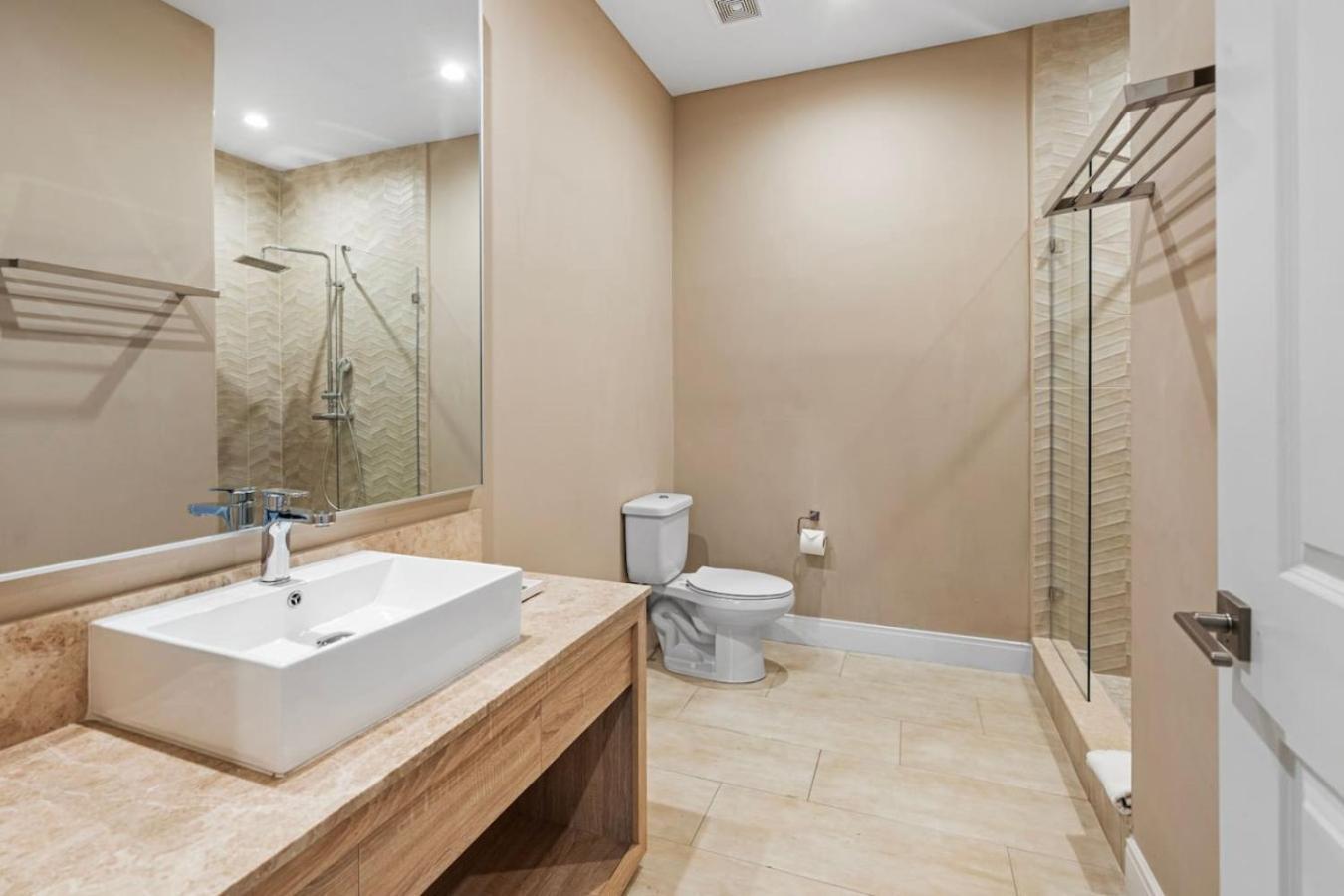 4bd And 4.5ba Amazing With Private Hot Tub *