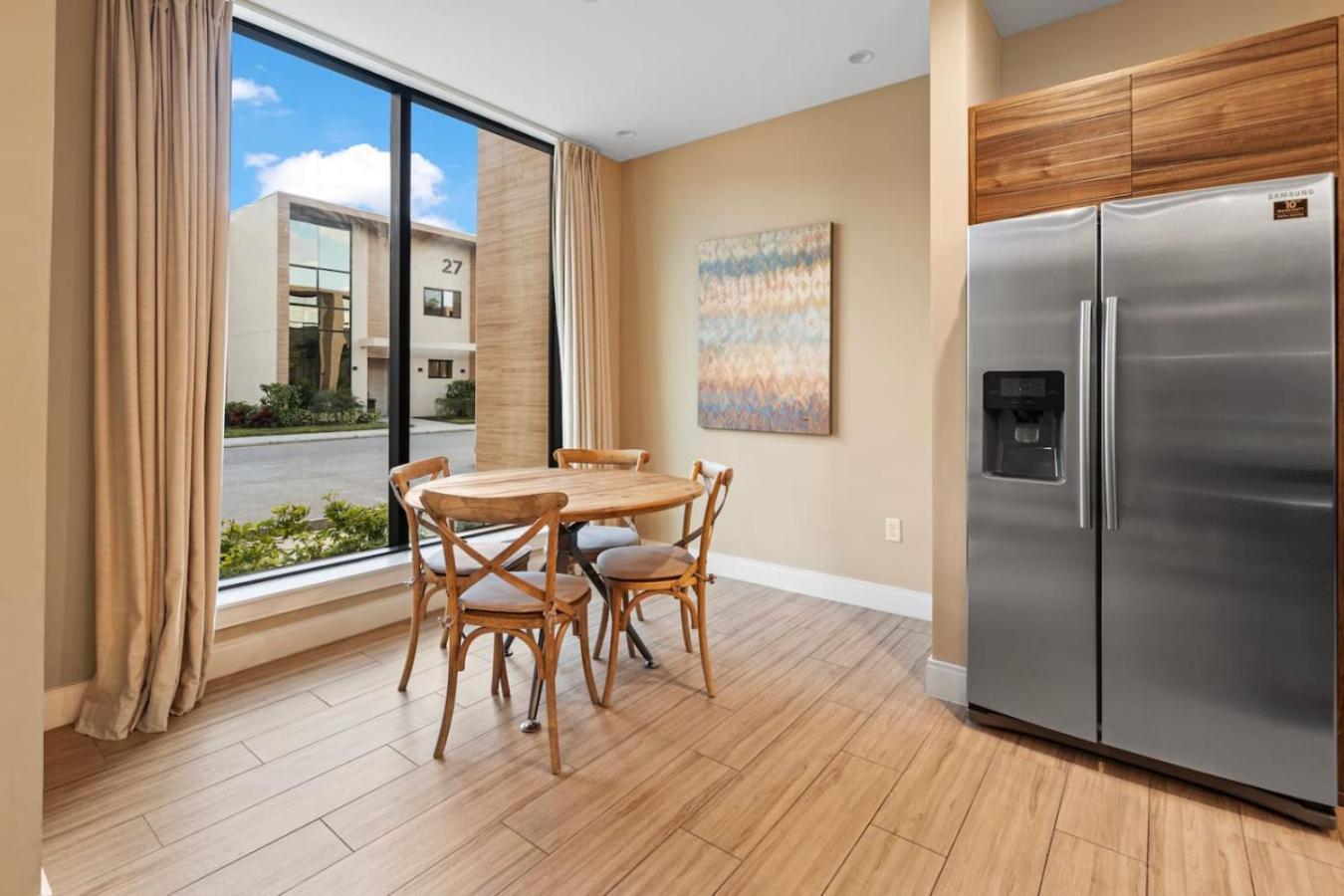 4bd And 4.5ba Amazing With Private Hot Tub *