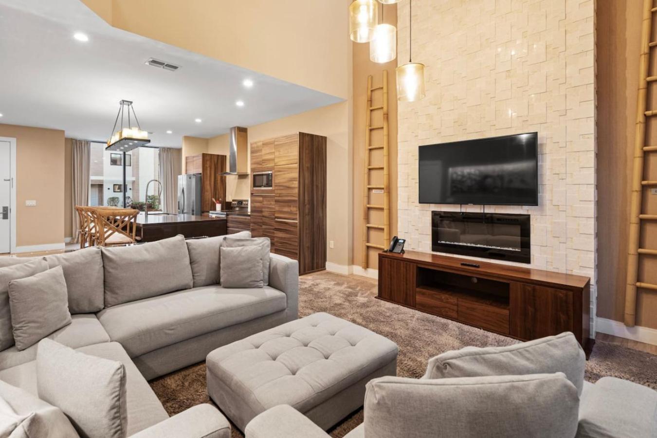 Holiday home 4bd And 4.5ba Amazing With Private Hot Tub
