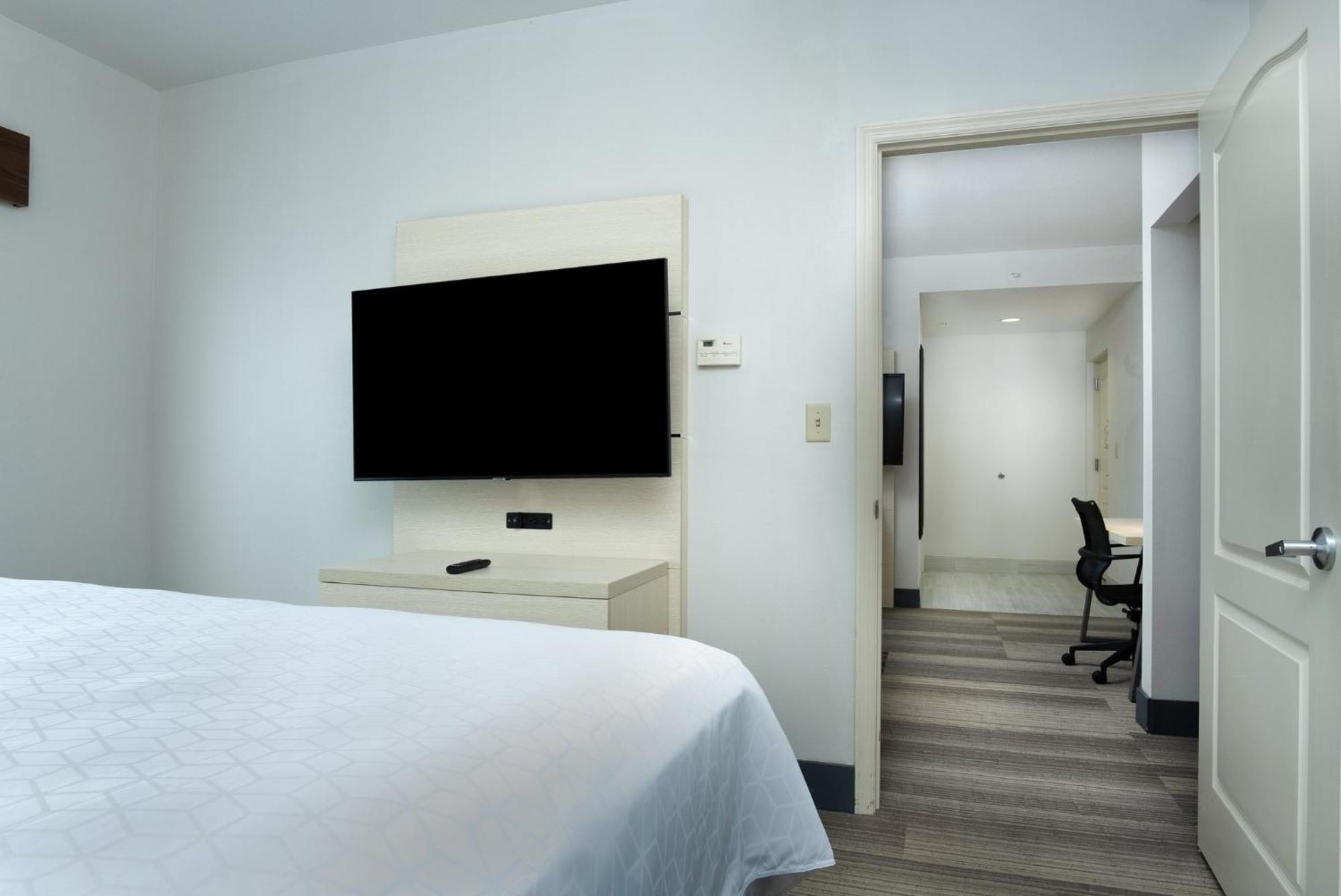 Express-international Drive By Ihg Hotel