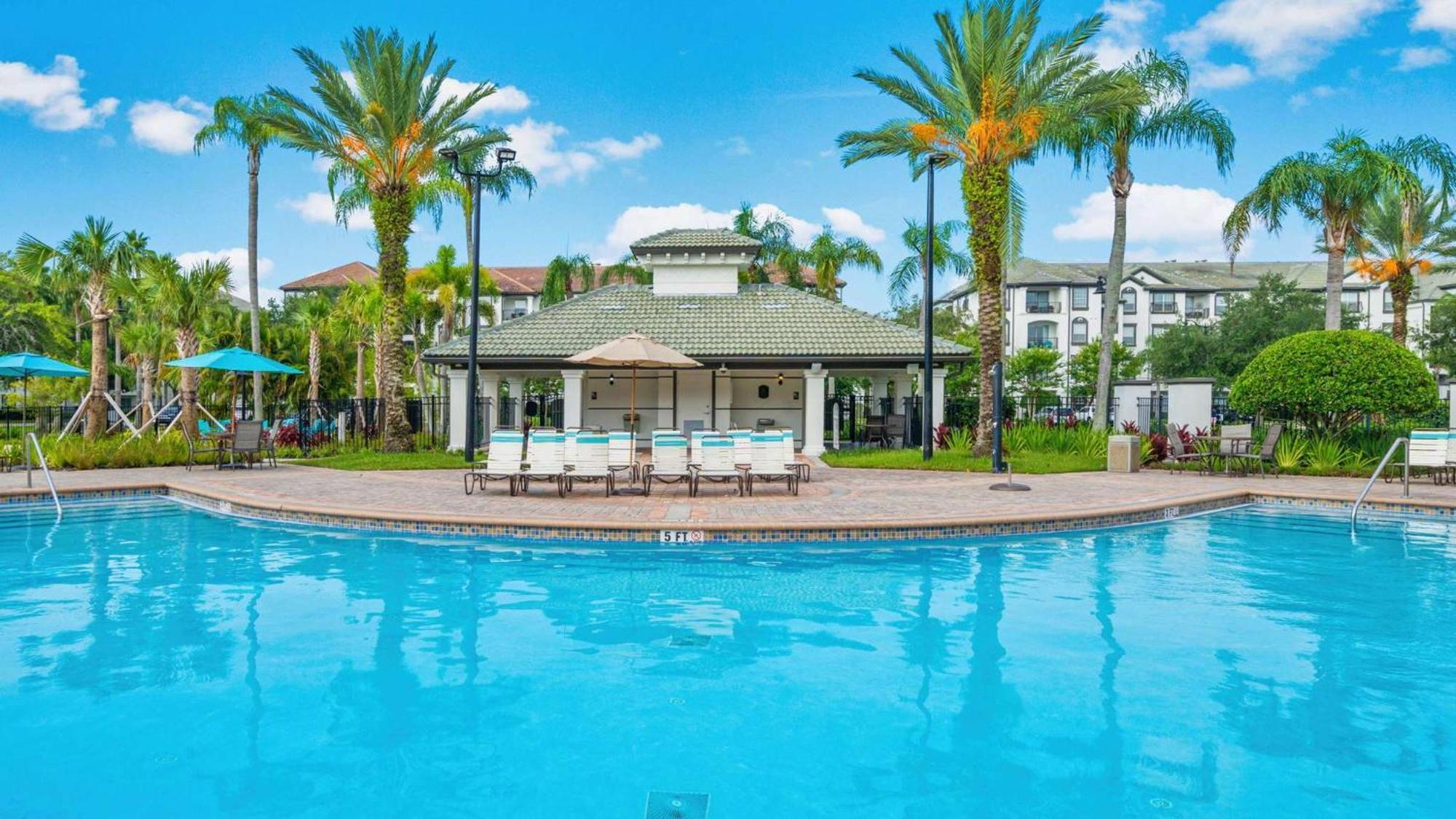 Stylish Vista Cay Luxury Mirage Near Theme Parks, And Walk To The Convention Center Orlando