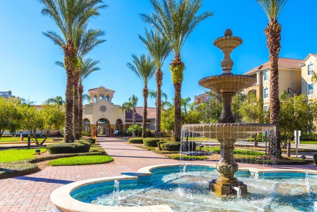 Stylish Vista Cay Luxury Mirage Near Theme Parks, And Walk To The Convention Center