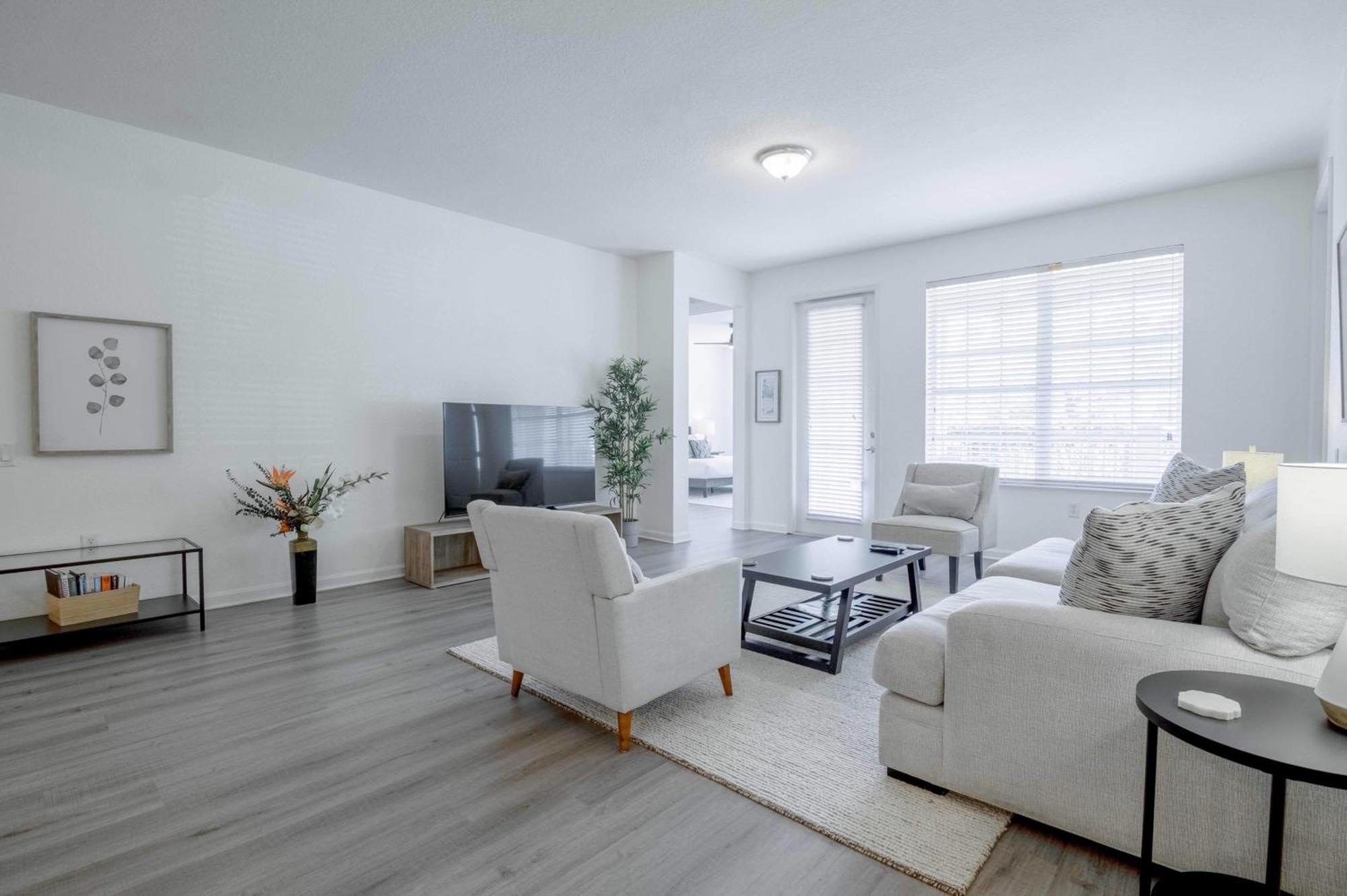Stylish Vista Cay Luxury Mirage Near Theme Parks, And Walk To The Convention Center