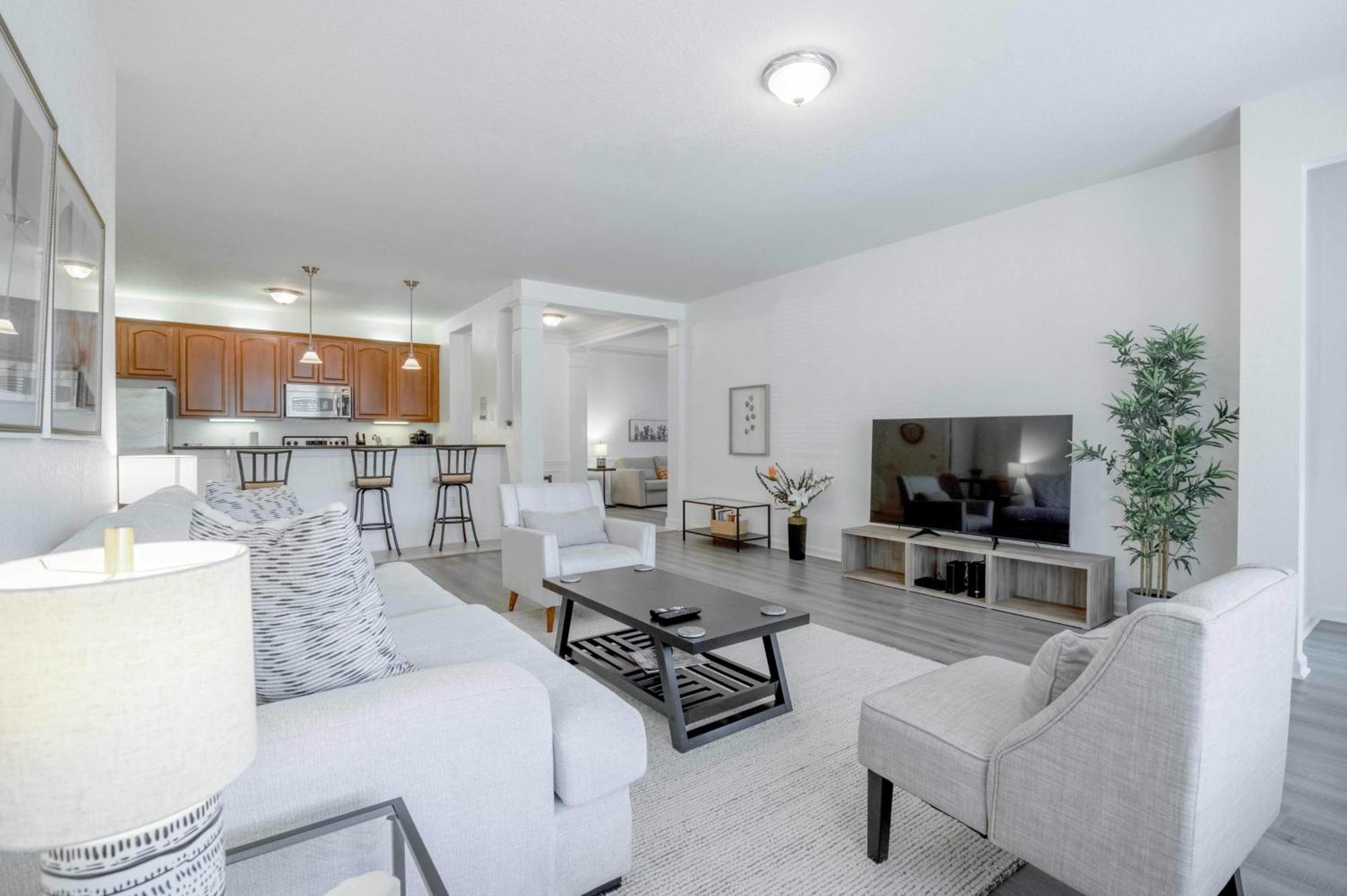 Apartment Stylish Vista Cay Luxury Mirage Near Theme Parks, And Walk To The Convention Center