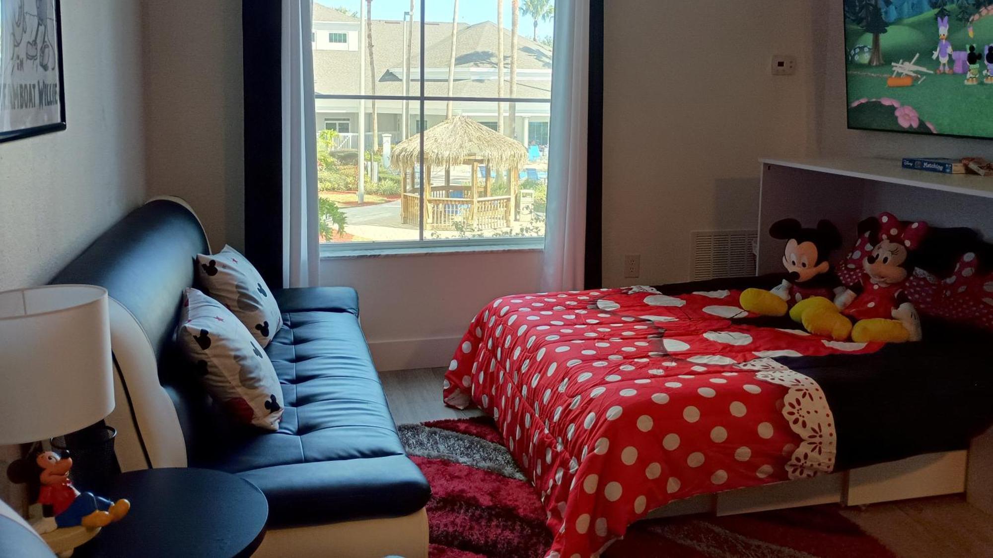 Free Shuttle 3 Queen Beds Apartment