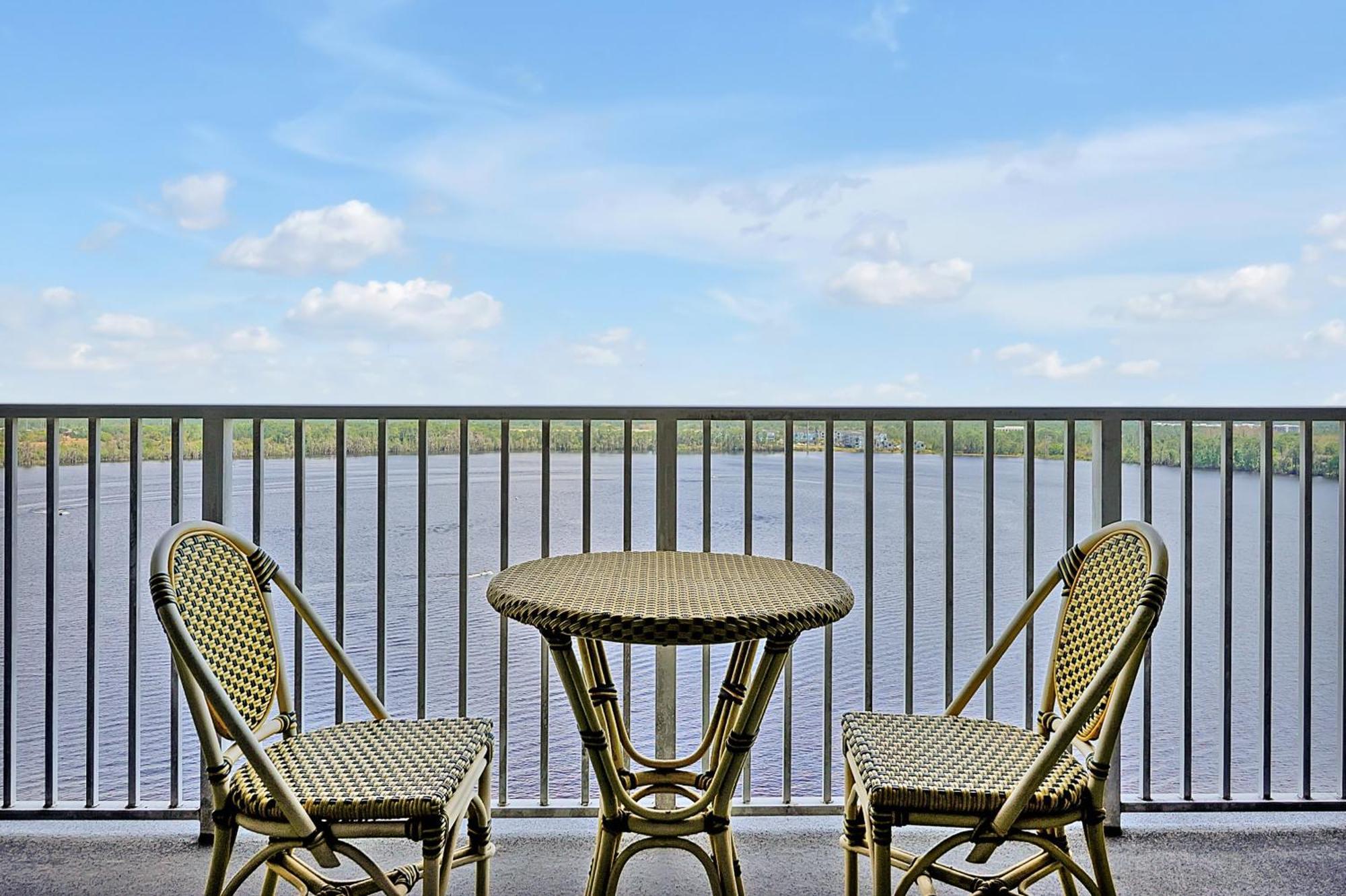 Dream & View Awaits! *