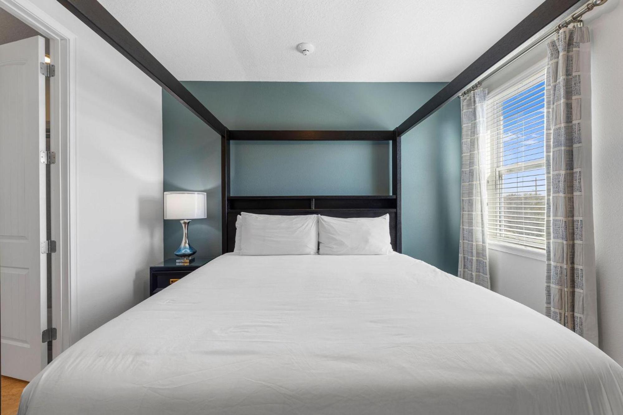 Radiant Classic 10 Bdrm With Games At Encore Holiday home Orlando