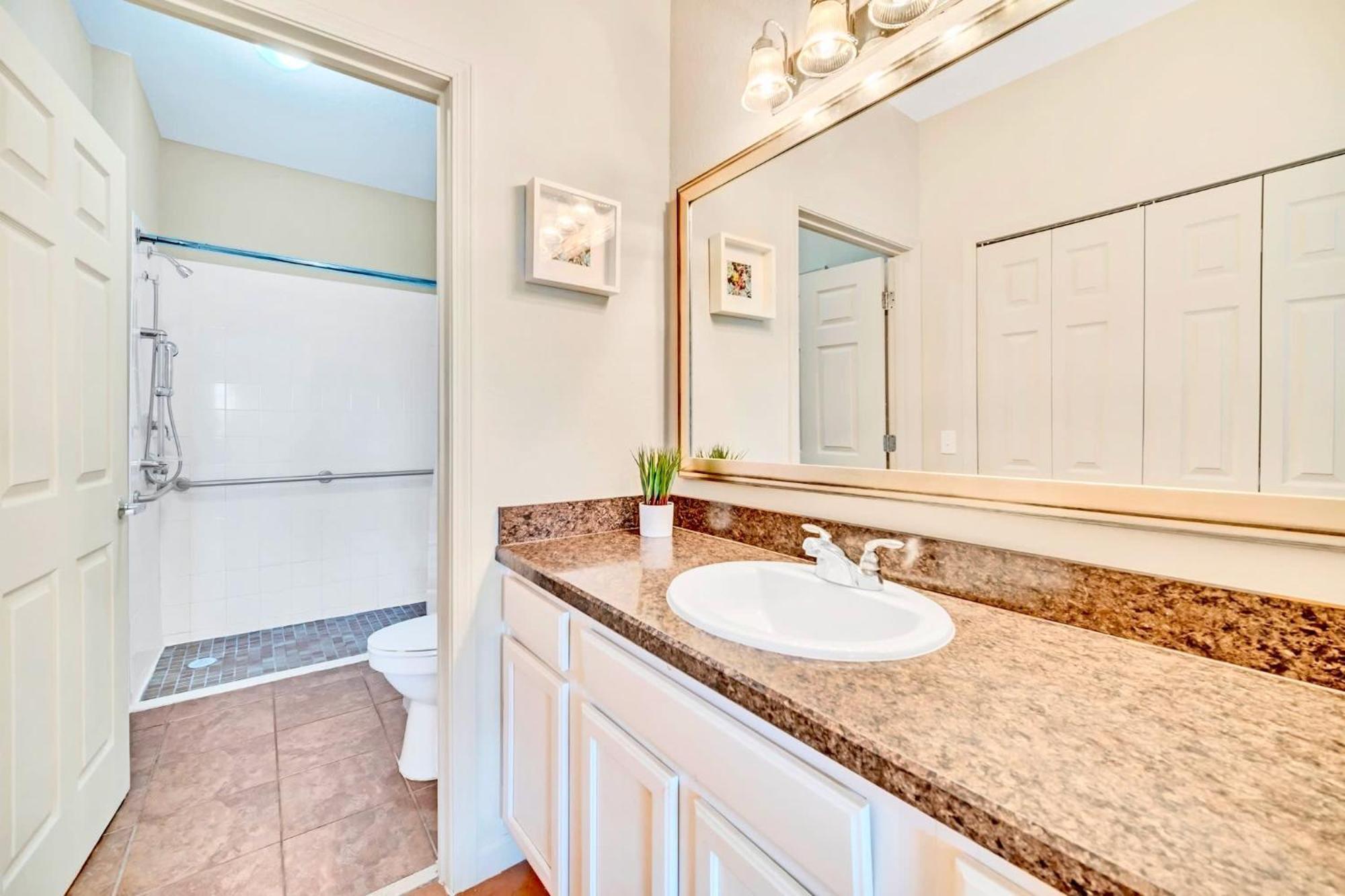 Bright - 2br With Pool & Hot Tub, Near Disney! *
