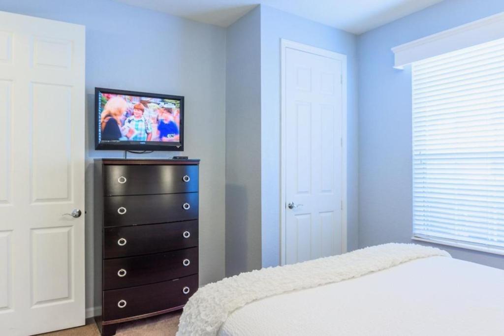 Fabulous Vista Cay Luxury Pearl Near Theme Parks, And Walk To The Convention Center Apartment *