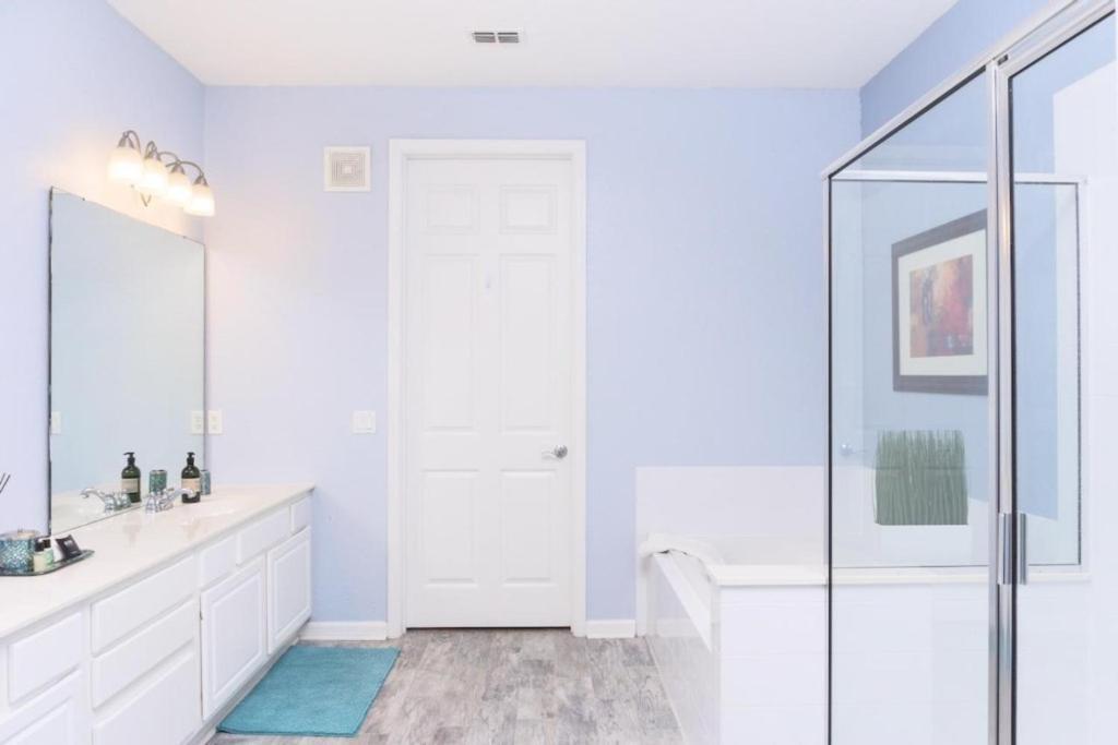 Apartment Fabulous Vista Cay Luxury Pearl Near Theme Parks, And Walk To The Convention Center *